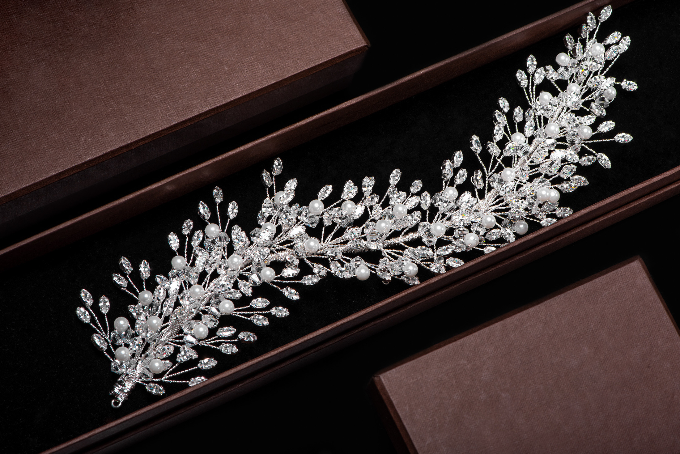 Фото ювелірних прикрас Чернівці, Україна, фотограф ювелірних виробів. Предметний фотограф Чернівці для інтернет магазину, сайту, каталогу, контент для бізнесу