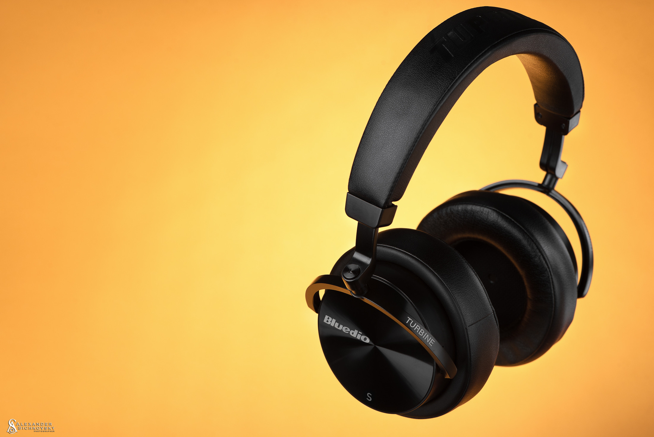 Предметна та каталожна фотографія. Предметний фотограф Чернівці для інтернет магазину, сайту, каталогу, контент для бізнесу