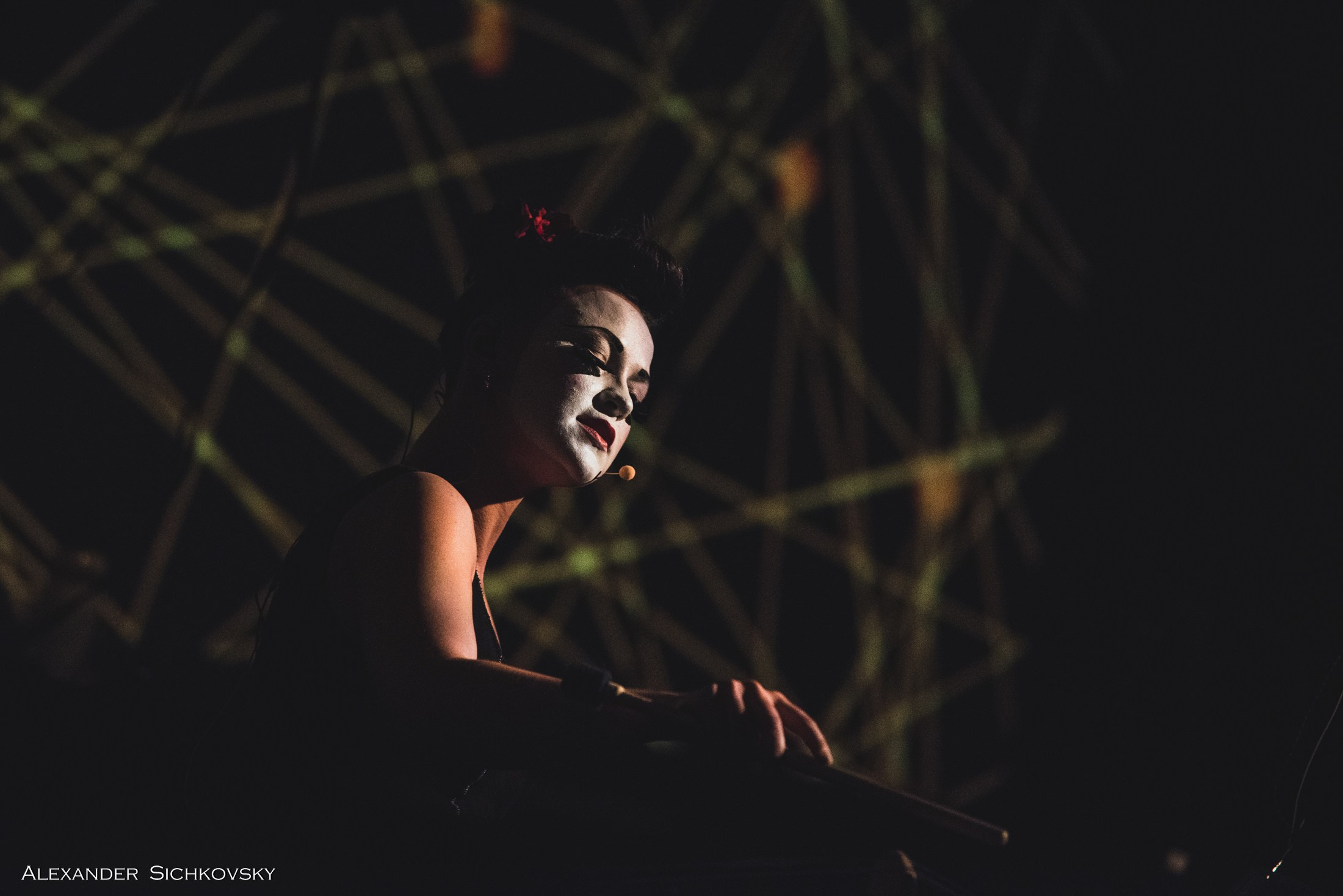 Індивідуальні зйомки та репортаж подій. Предметний фотограф Чернівці для інтернет магазину, сайту, каталогу, контент для бізнесу