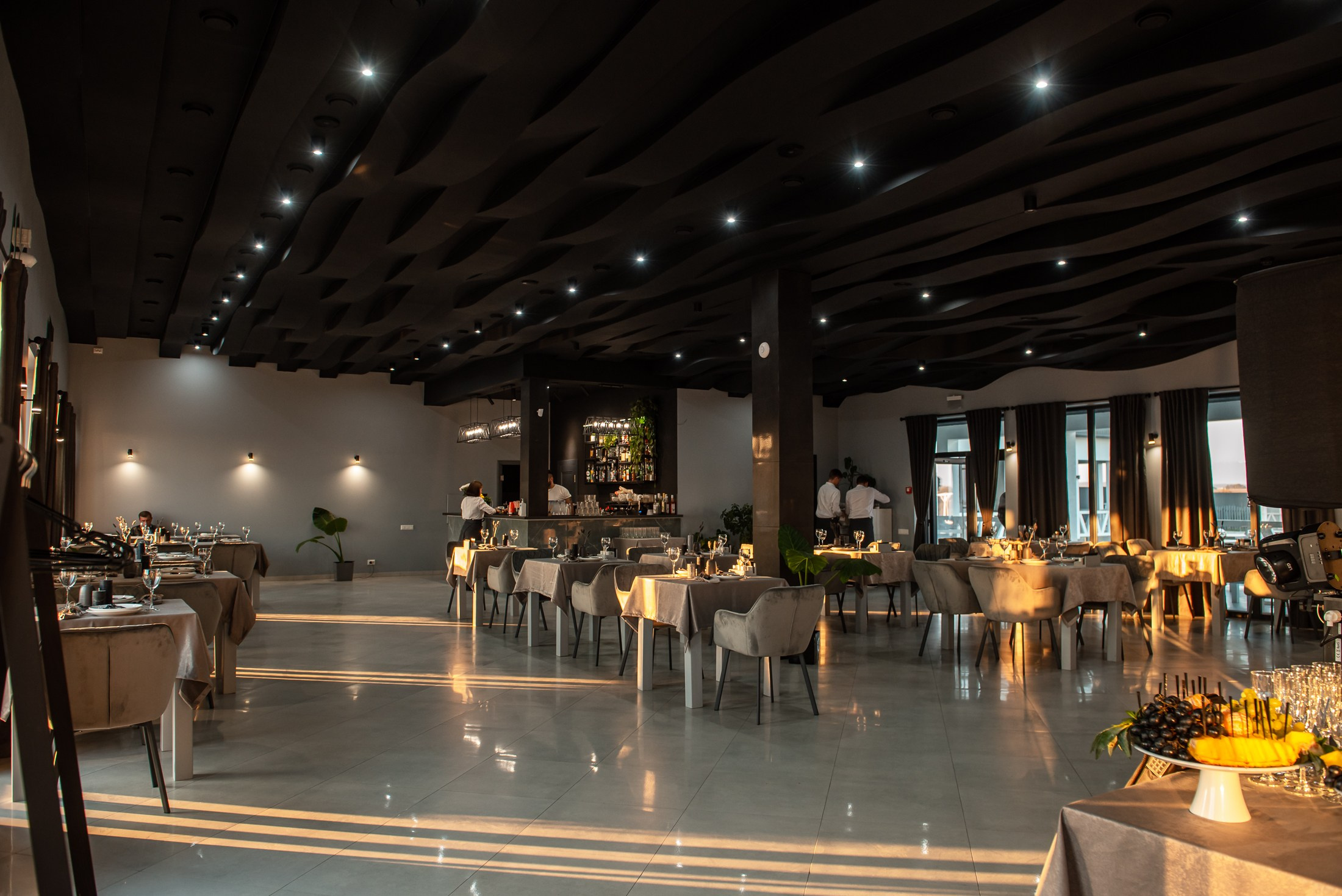 Індивідуальні зйомки та репортаж подій. Предметний фотограф Чернівці для інтернет магазину, сайту, каталогу, контент для бізнесу