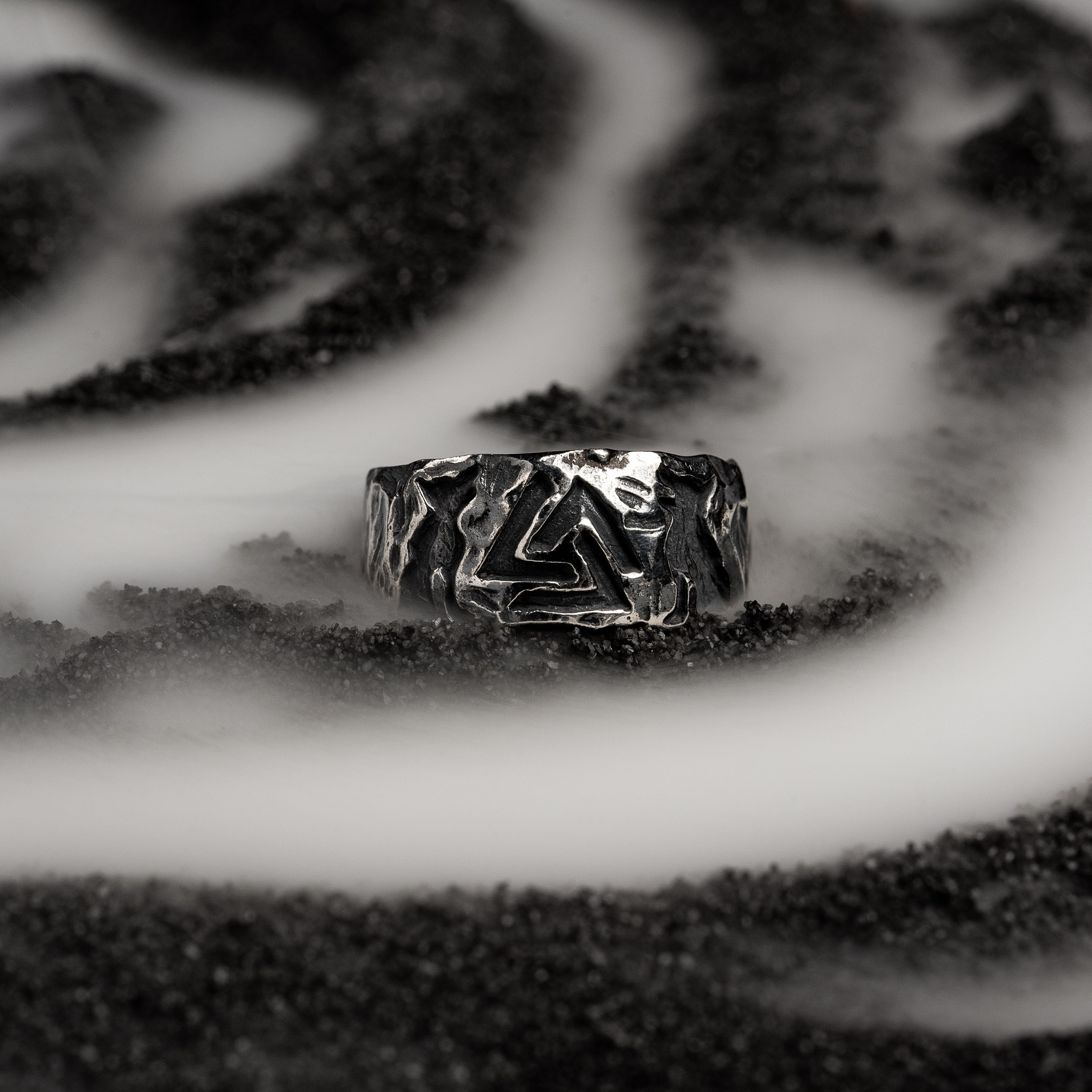 Фото ювелірних прикрас Чернівці, Україна, фотограф ювелірних виробів. Предметний фотограф Чернівці для інтернет магазину, сайту, каталогу, контент для бізнесу