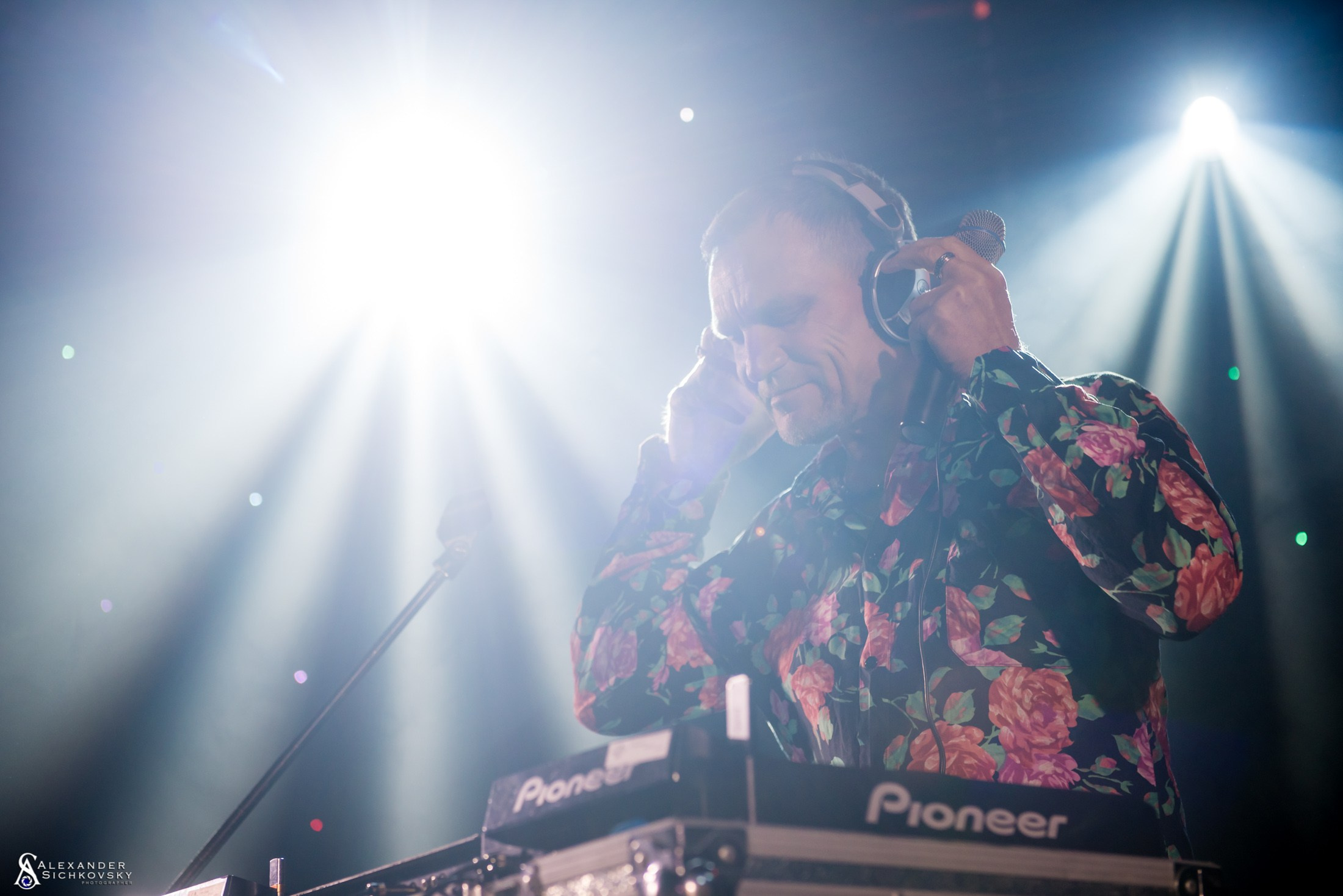 Індивідуальні зйомки та репортаж подій. Предметний фотограф Чернівці для інтернет магазину, сайту, каталогу, контент для бізнесу