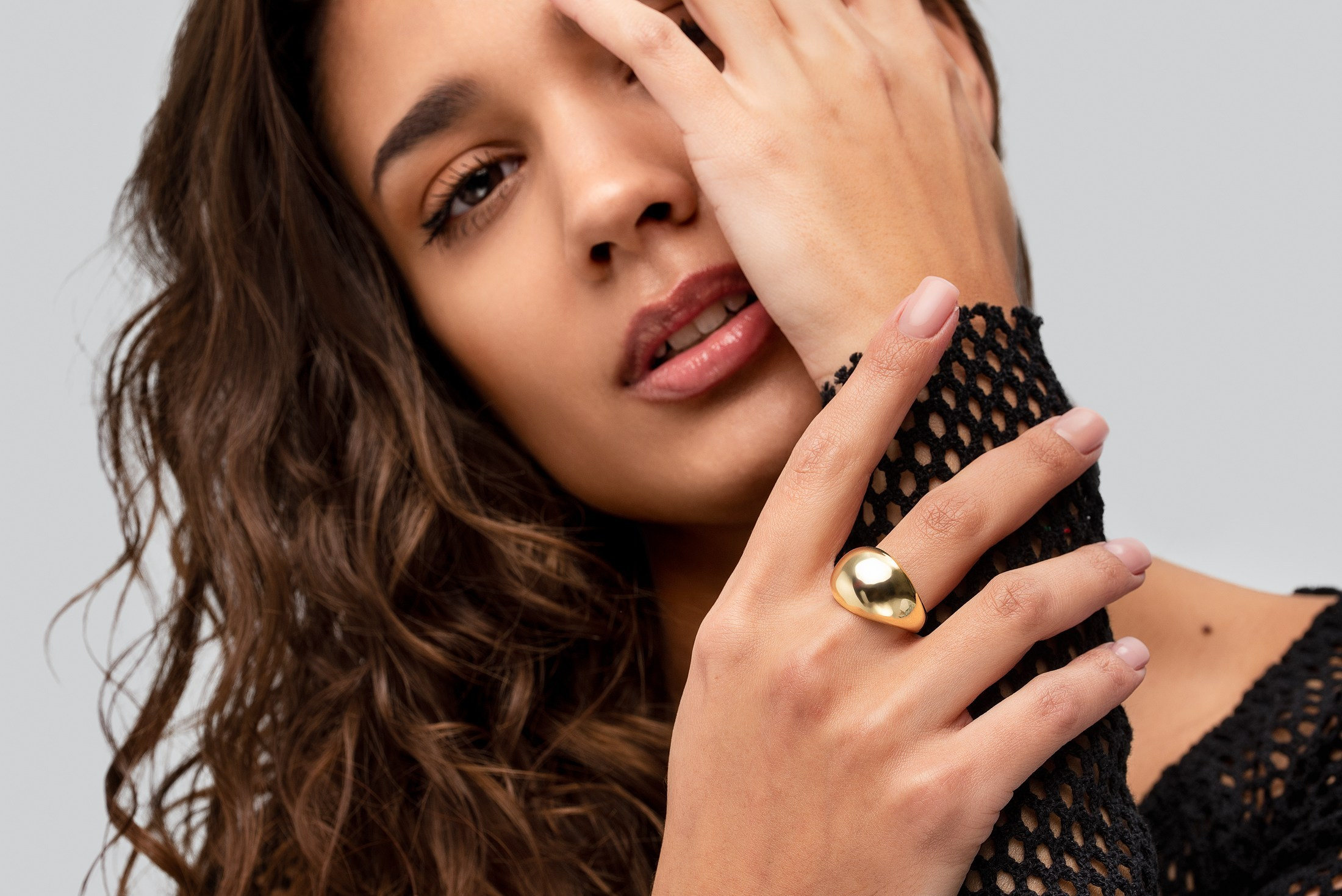 Фото ювелірних прикрас Чернівці, Україна, фотограф ювелірних виробів. Предметний фотограф Чернівці для інтернет магазину, сайту, каталогу, контент для бізнесу