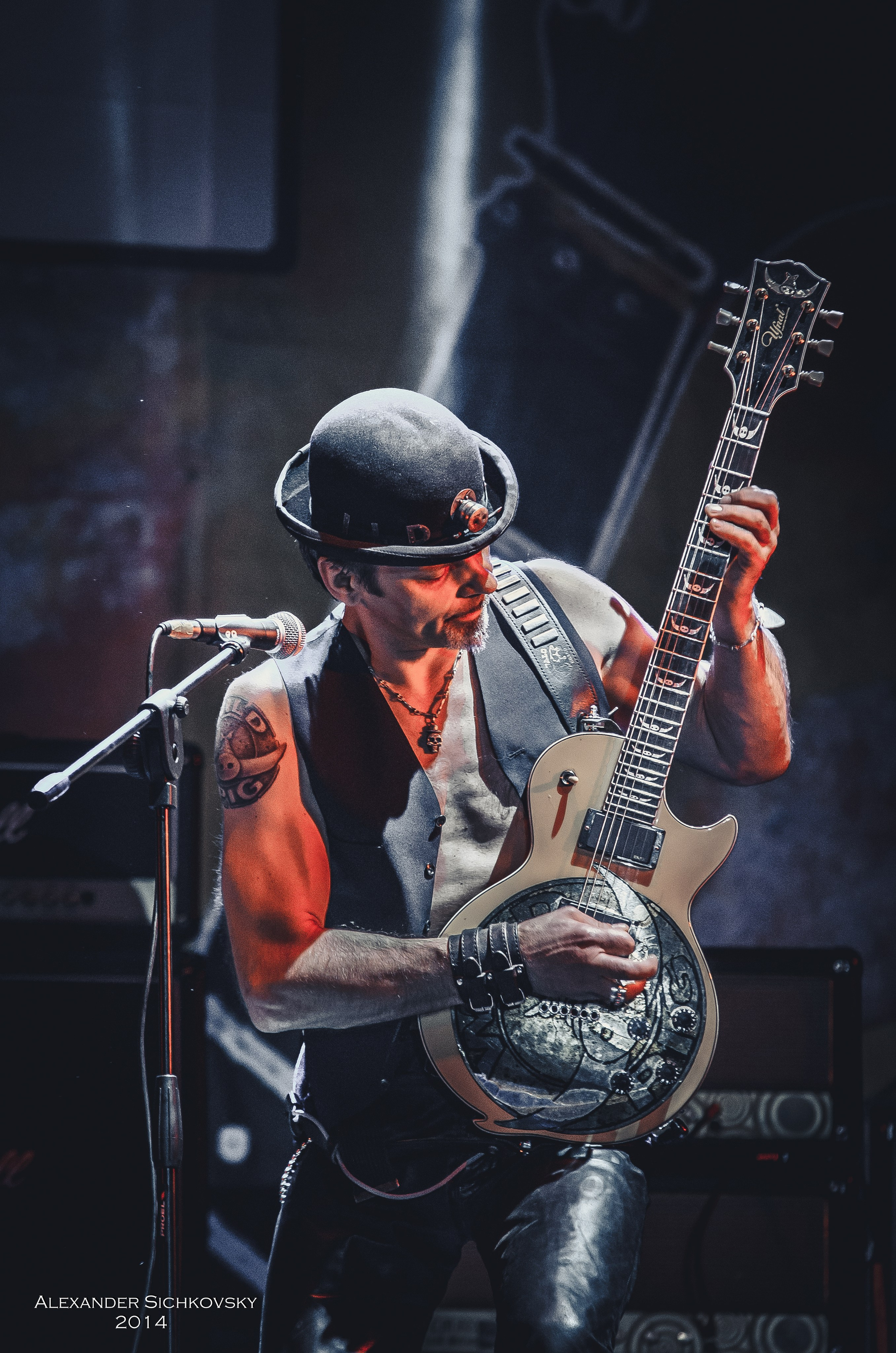 Індивідуальні зйомки та репортаж подій. Предметний фотограф Чернівці для інтернет магазину, сайту, каталогу, контент для бізнесу