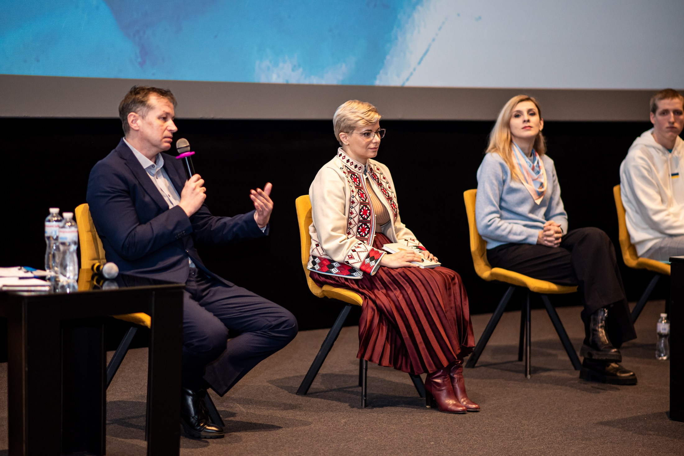 Індивідуальні зйомки та репортаж подій. Предметний фотограф Чернівці для інтернет магазину, сайту, каталогу, контент для бізнесу