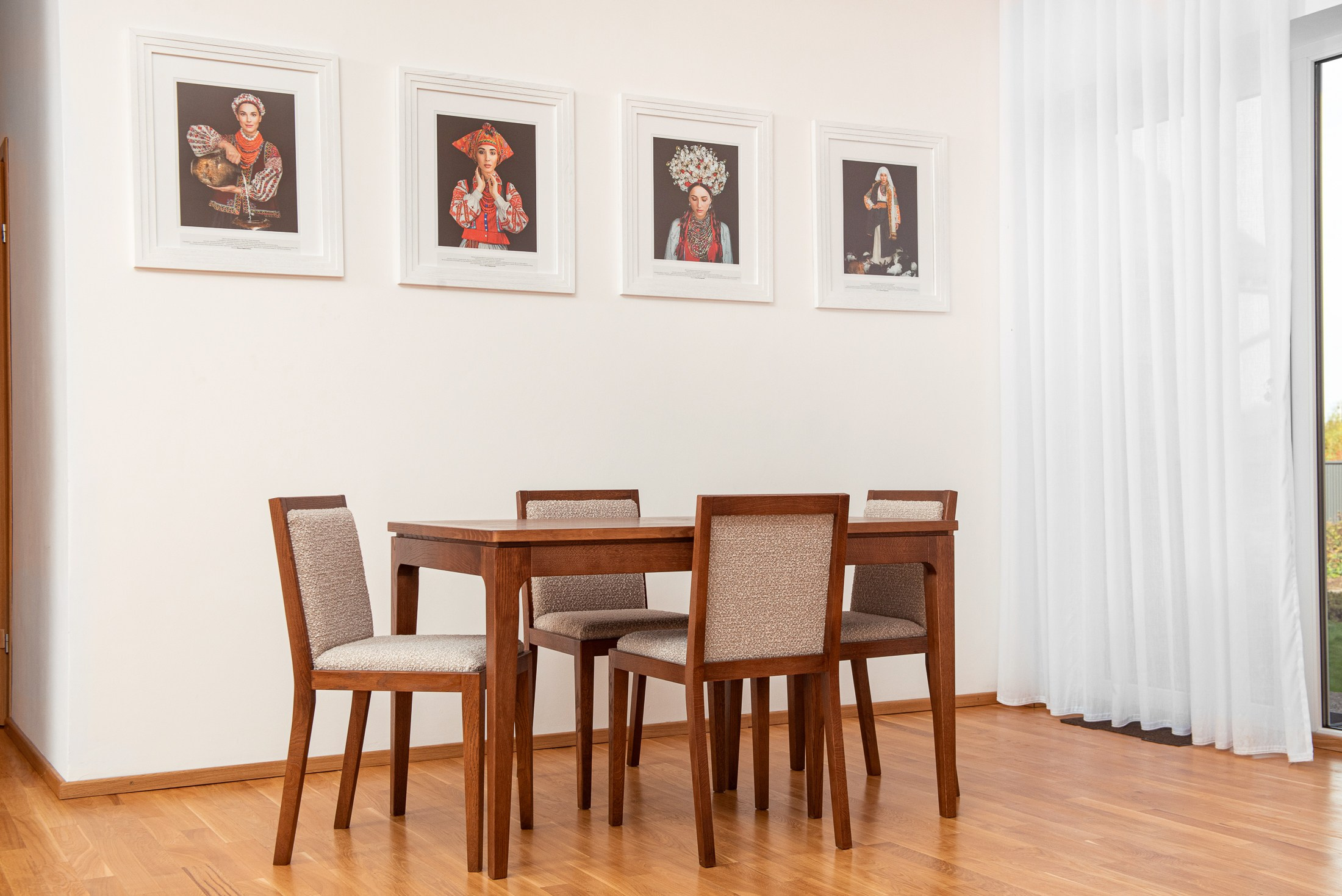 Предметна та каталожна фотографія. Предметний фотограф Чернівці для інтернет магазину, сайту, каталогу, контент для бізнесу