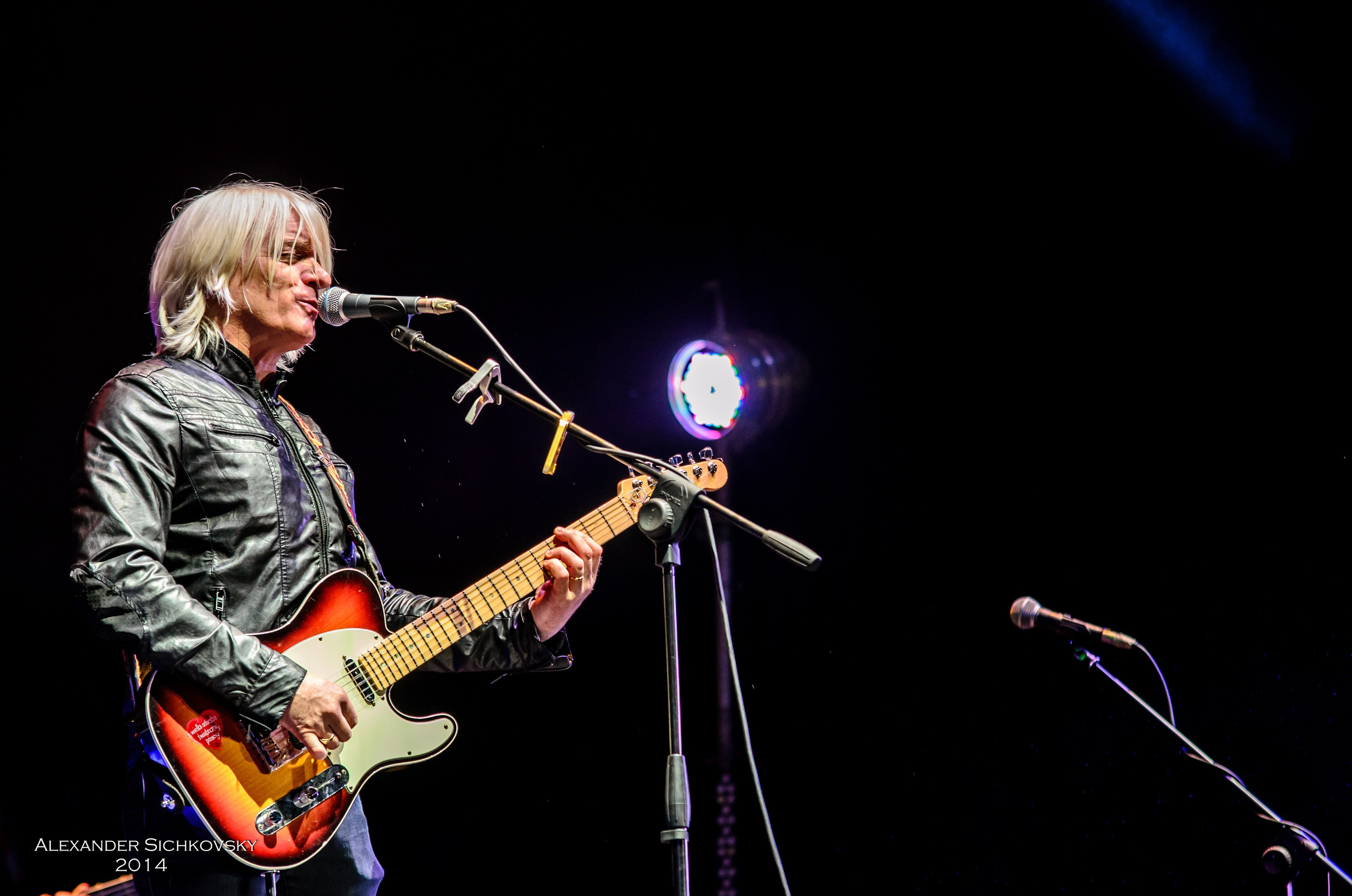 Індивідуальні зйомки та репортаж подій. Предметний фотограф Чернівці для інтернет магазину, сайту, каталогу, контент для бізнесу