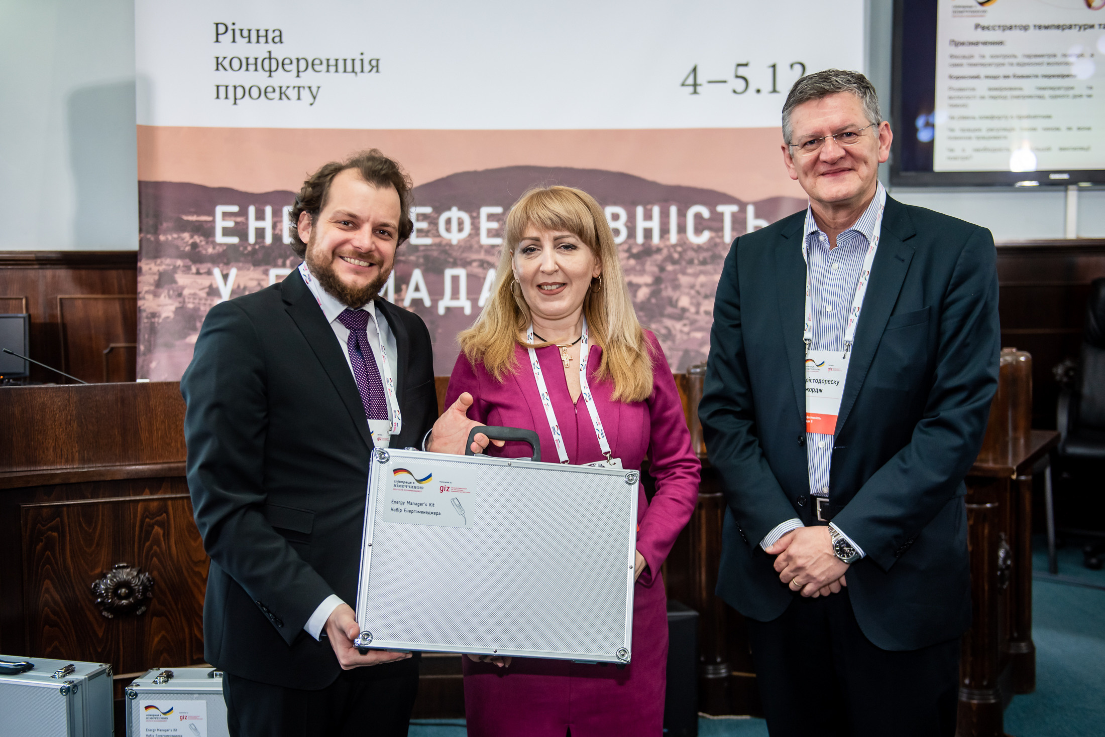 Індивідуальні зйомки та репортаж подій. Предметний фотограф Чернівці для інтернет магазину, сайту, каталогу, контент для бізнесу