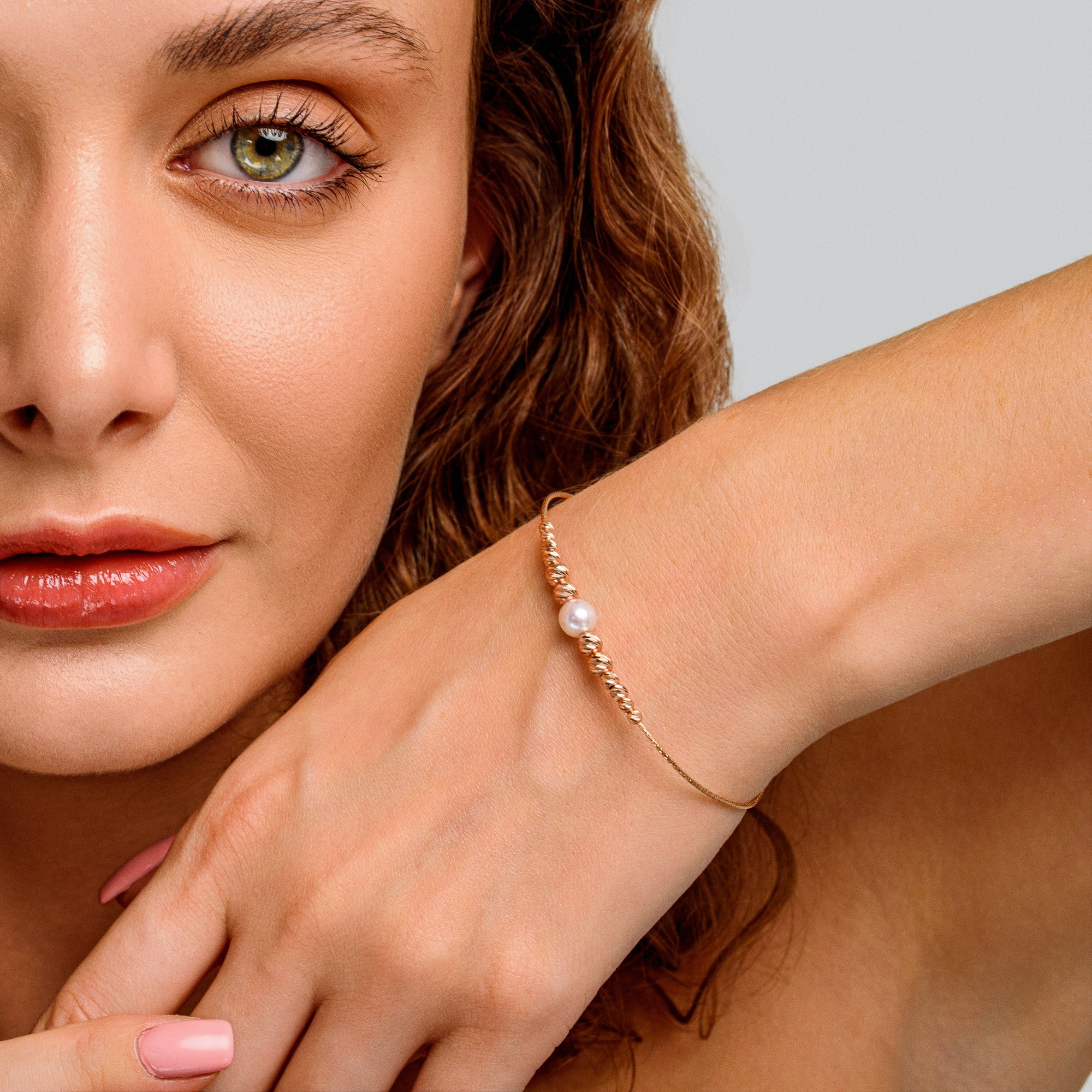 Фото ювелірних прикрас Чернівці, Україна, фотограф ювелірних виробів. Предметний фотограф Чернівці для інтернет магазину, сайту, каталогу, контент для бізнесу