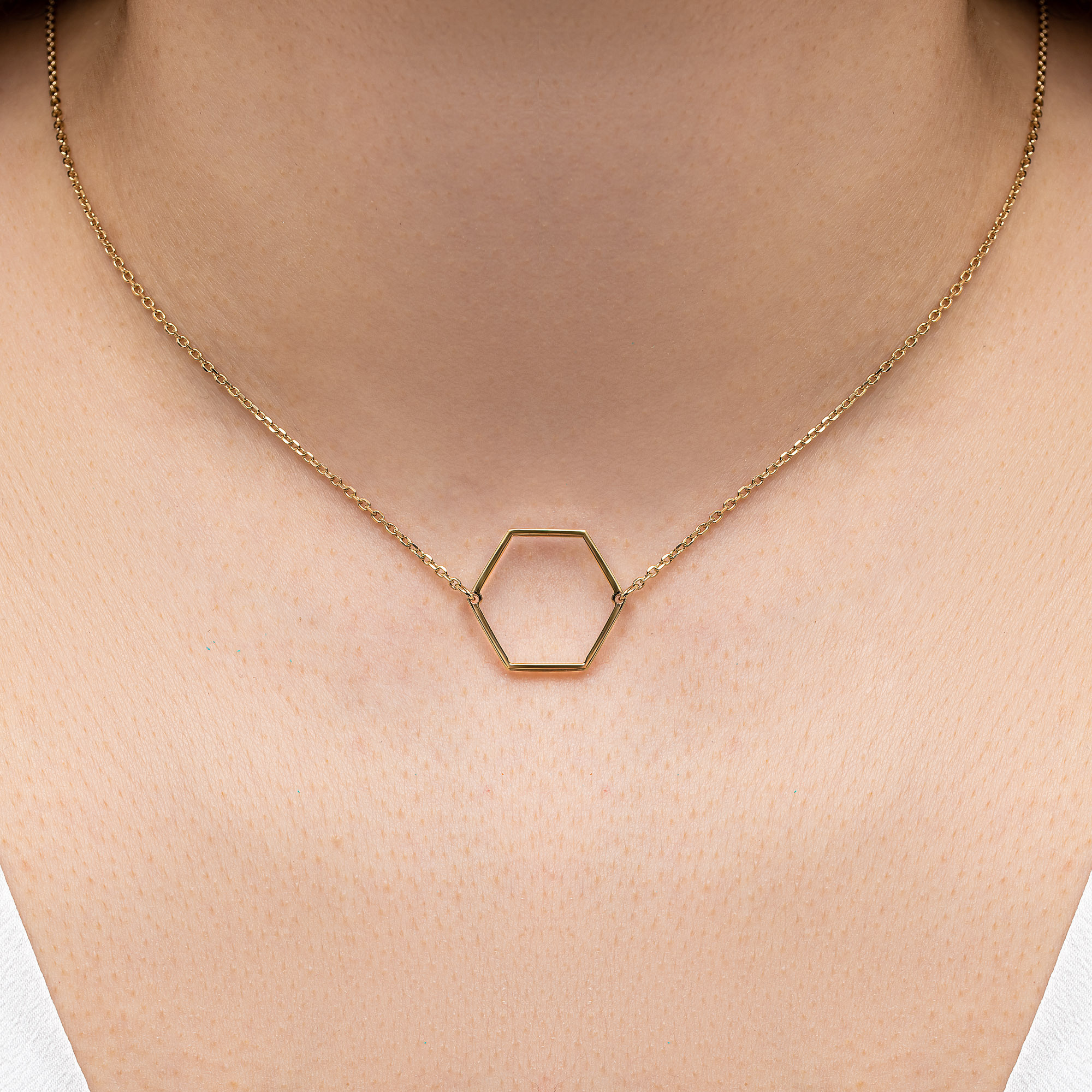 Фото ювелірних прикрас Чернівці, Україна, фотограф ювелірних виробів. Предметний фотограф Чернівці для інтернет магазину, сайту, каталогу, контент для бізнесу