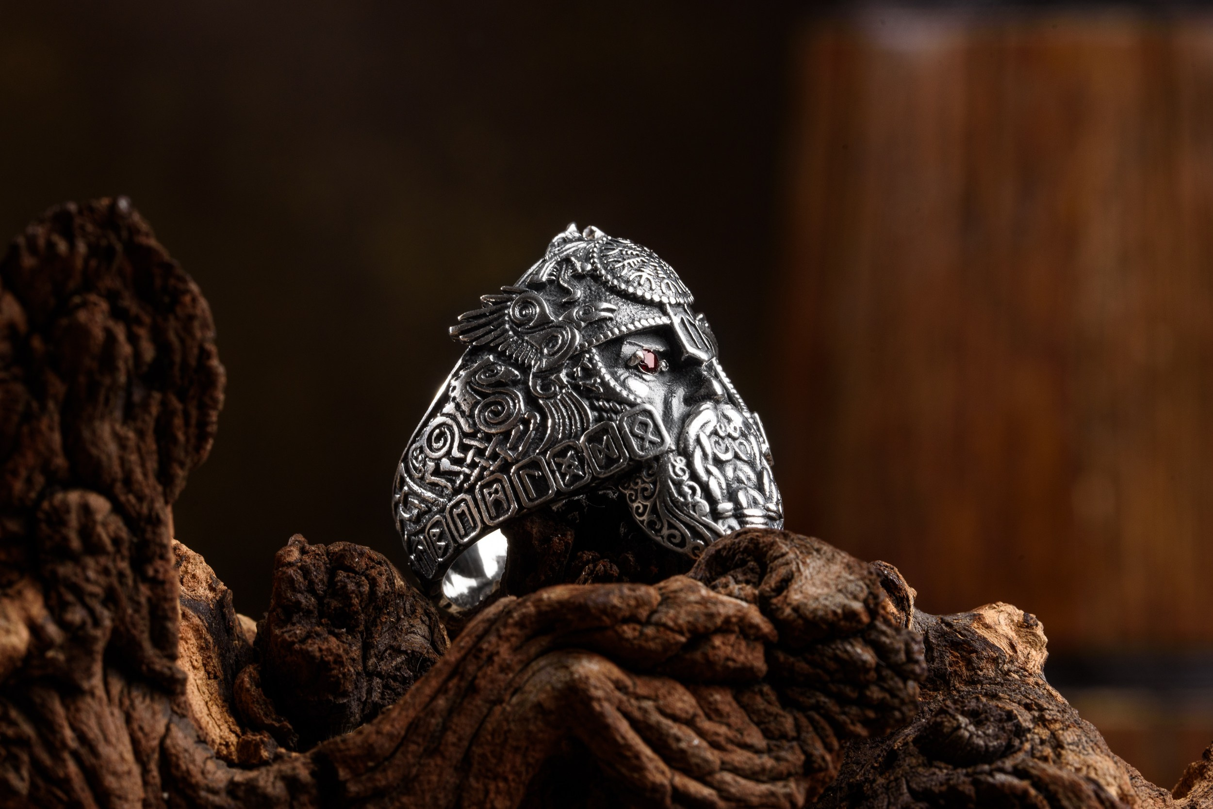 Фото ювелірних прикрас Чернівці, Україна, фотограф ювелірних виробів. Предметний фотограф Чернівці для інтернет магазину, сайту, каталогу, контент для бізнесу