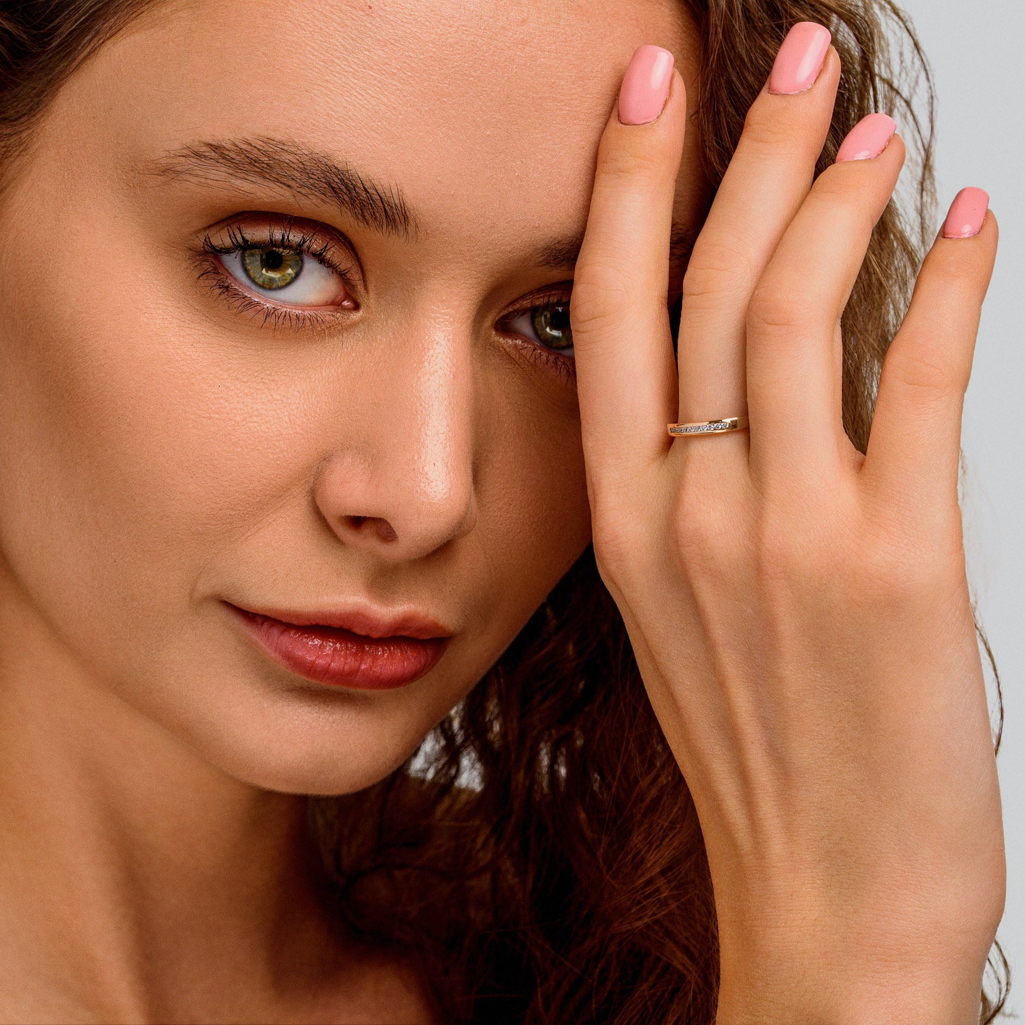 Фото ювелірних прикрас Чернівці, Україна, фотограф ювелірних виробів. Предметний фотограф Чернівці для інтернет магазину, сайту, каталогу, контент для бізнесу