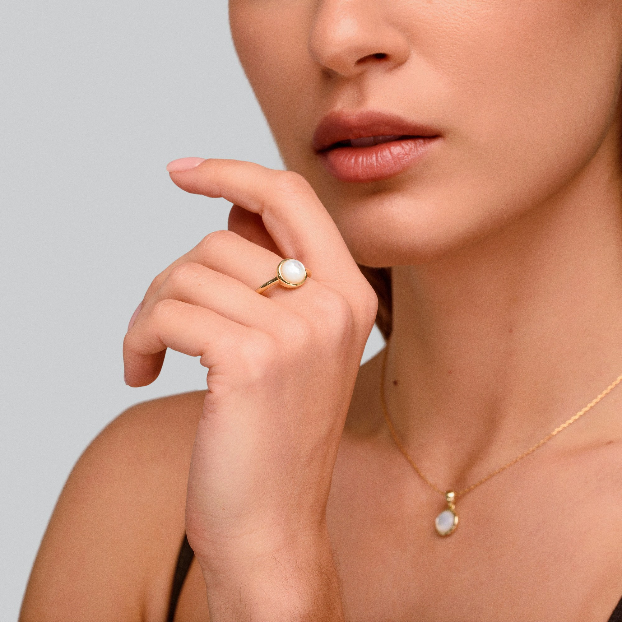 Фото ювелірних прикрас Чернівці, Україна, фотограф ювелірних виробів. Предметний фотограф Чернівці для інтернет магазину, сайту, каталогу, контент для бізнесу