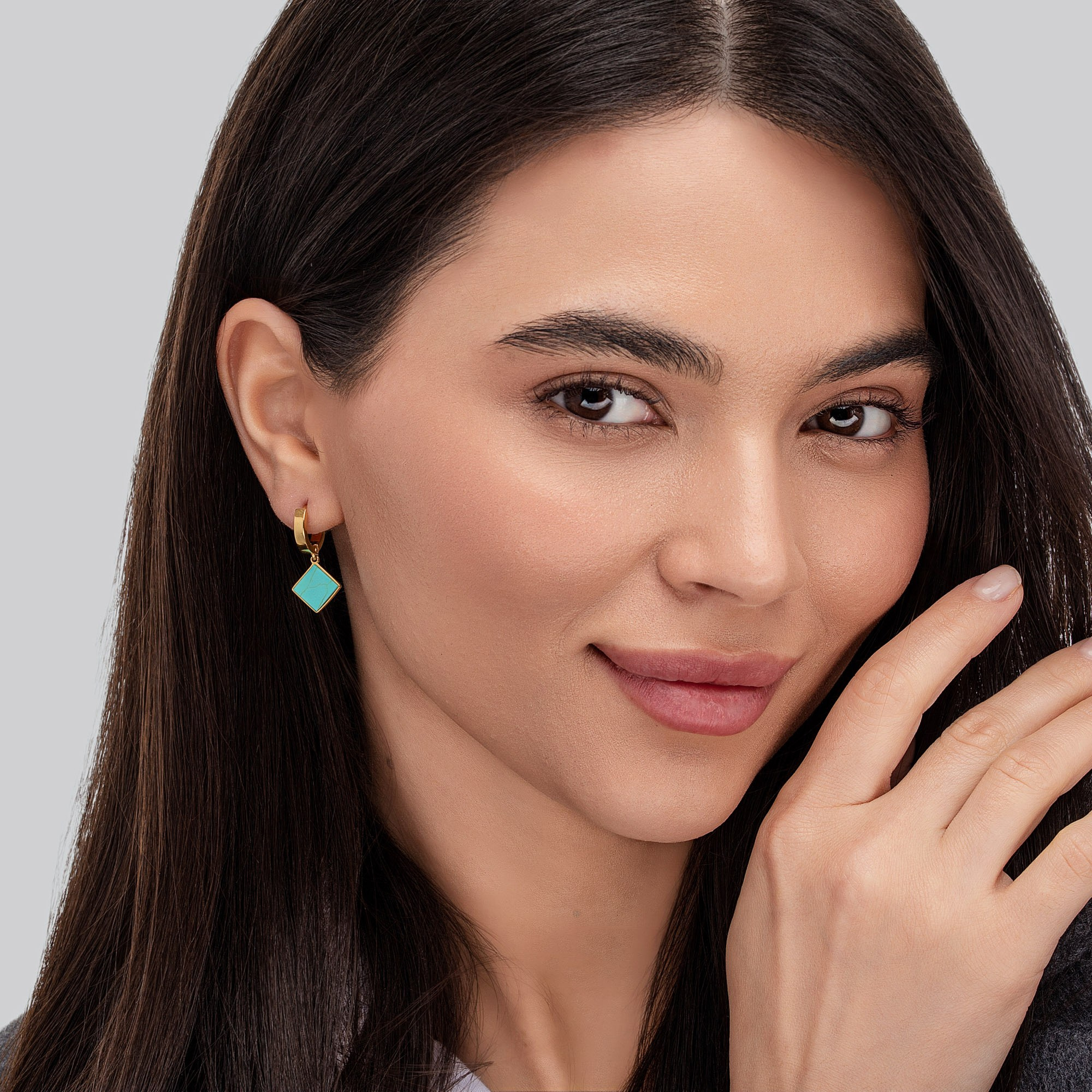 Фото ювелірних прикрас Чернівці, Україна, фотограф ювелірних виробів. Предметний фотограф Чернівці для інтернет магазину, сайту, каталогу, контент для бізнесу