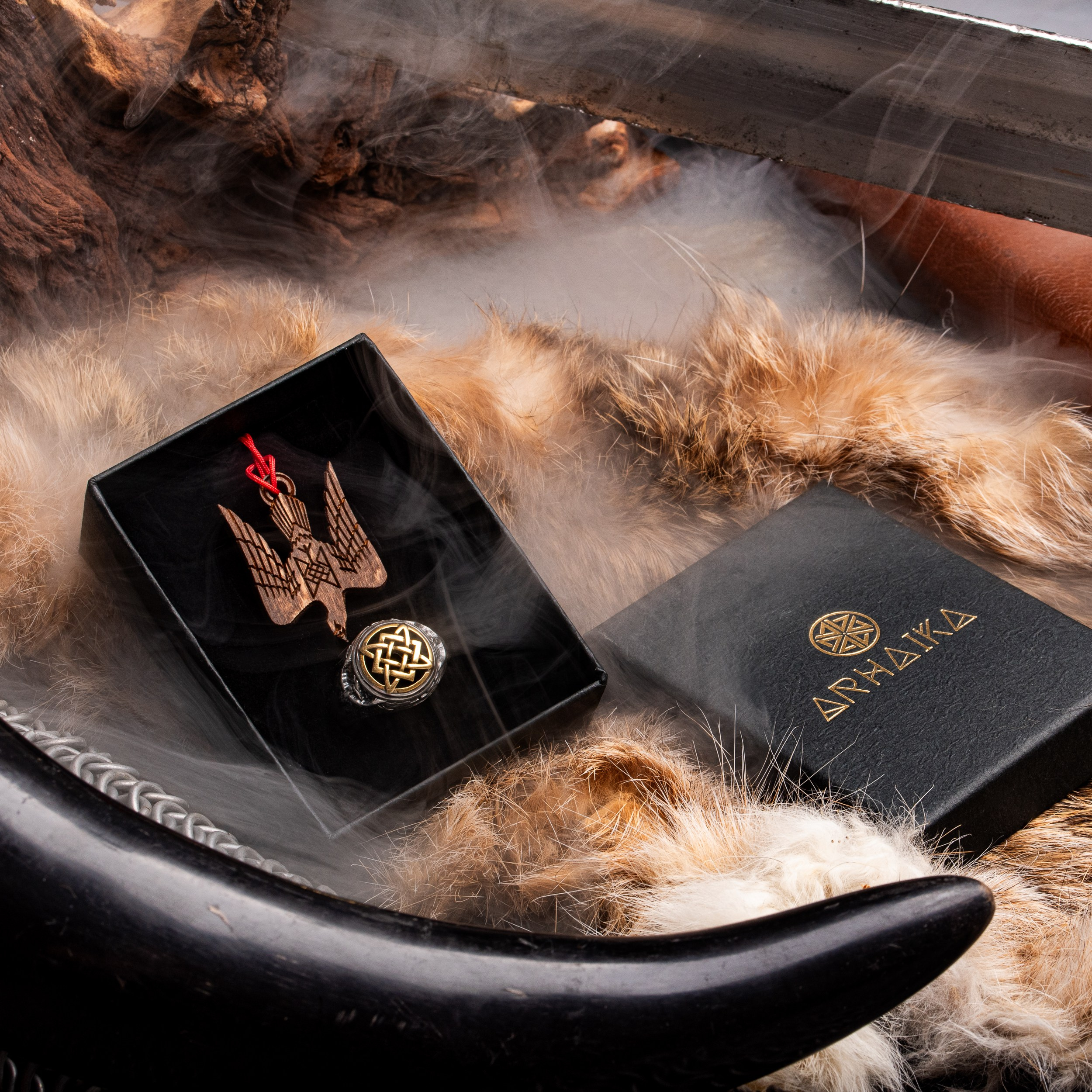 Фото ювелірних прикрас Чернівці, Україна, фотограф ювелірних виробів. Предметний фотограф Чернівці для інтернет магазину, сайту, каталогу, контент для бізнесу