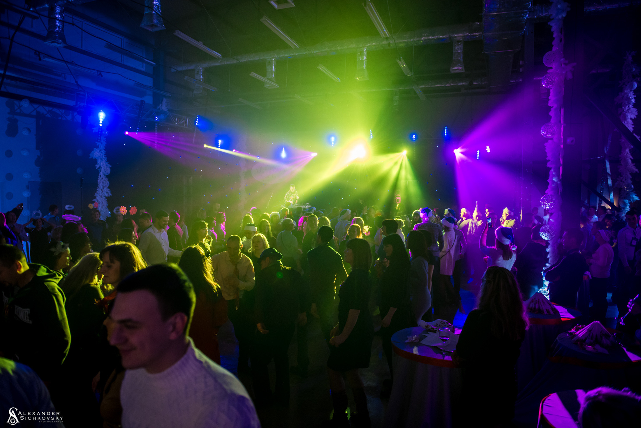 Індивідуальні зйомки та репортаж подій. Предметний фотограф Чернівці для інтернет магазину, сайту, каталогу, контент для бізнесу