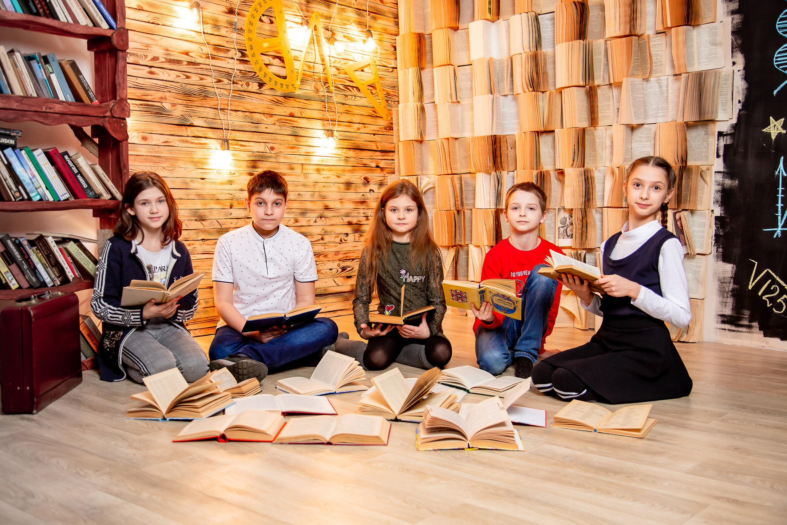 Шкільна студійна зйомка. Фотограф Катерина Ковальчук