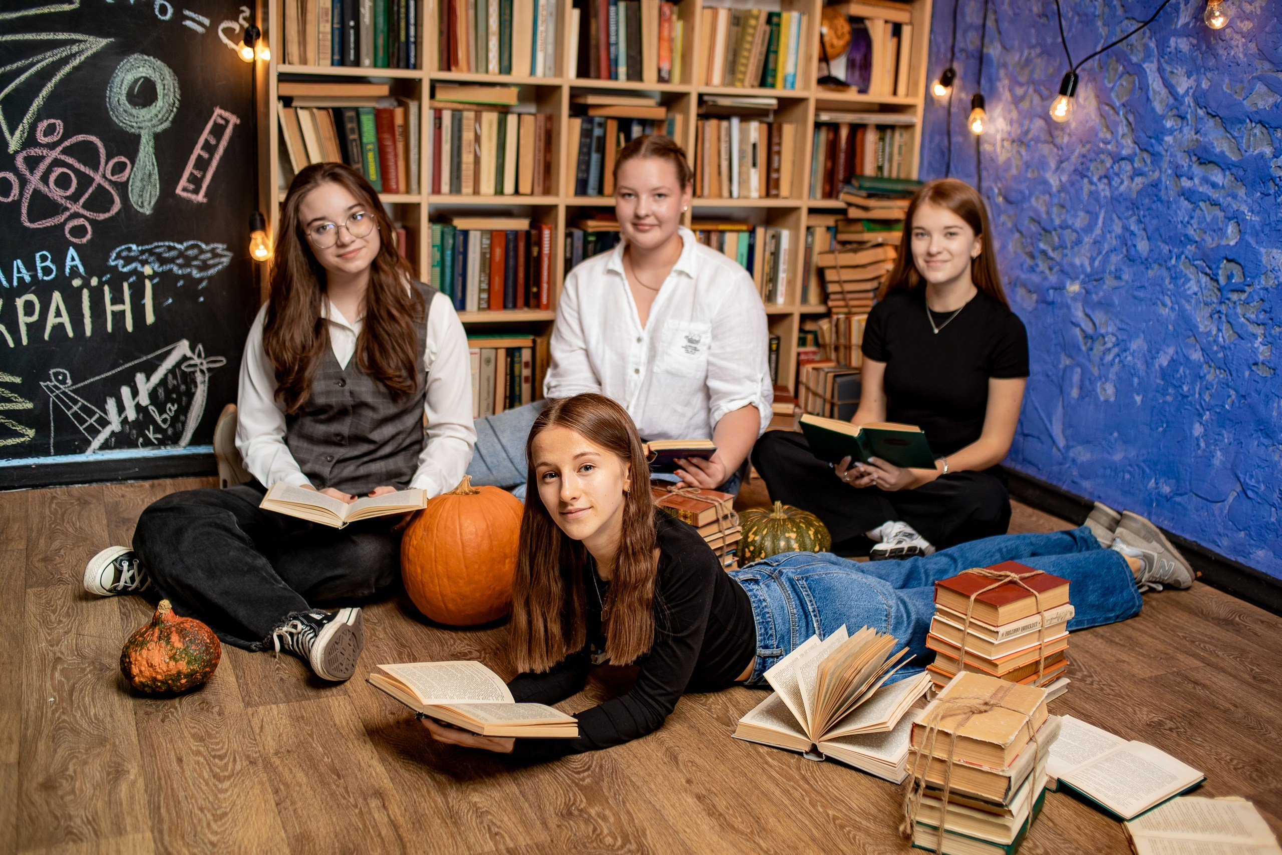 Шкільна студійна зйомка. Фотограф Катерина Ковальчук