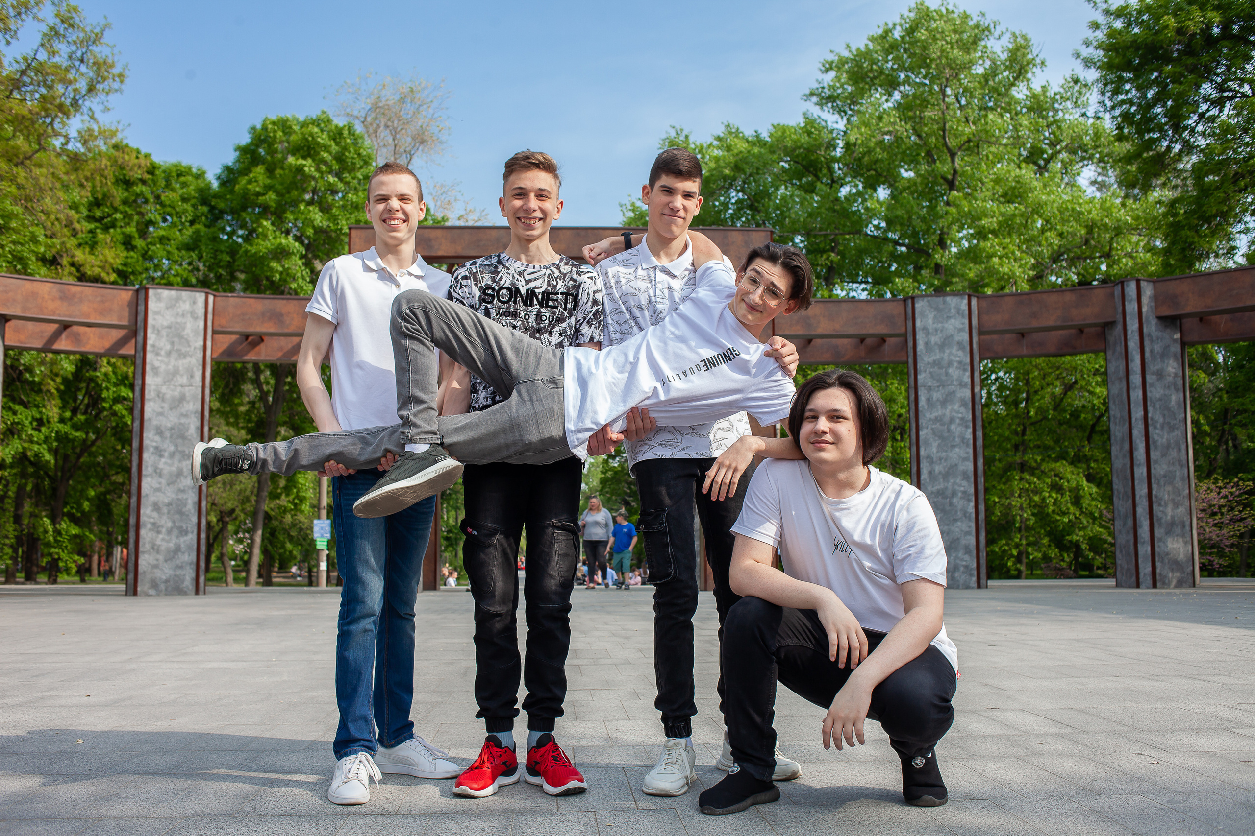 Вулична зйомка школярів (Дубова роща). Фотограф Катерина Ковальчук