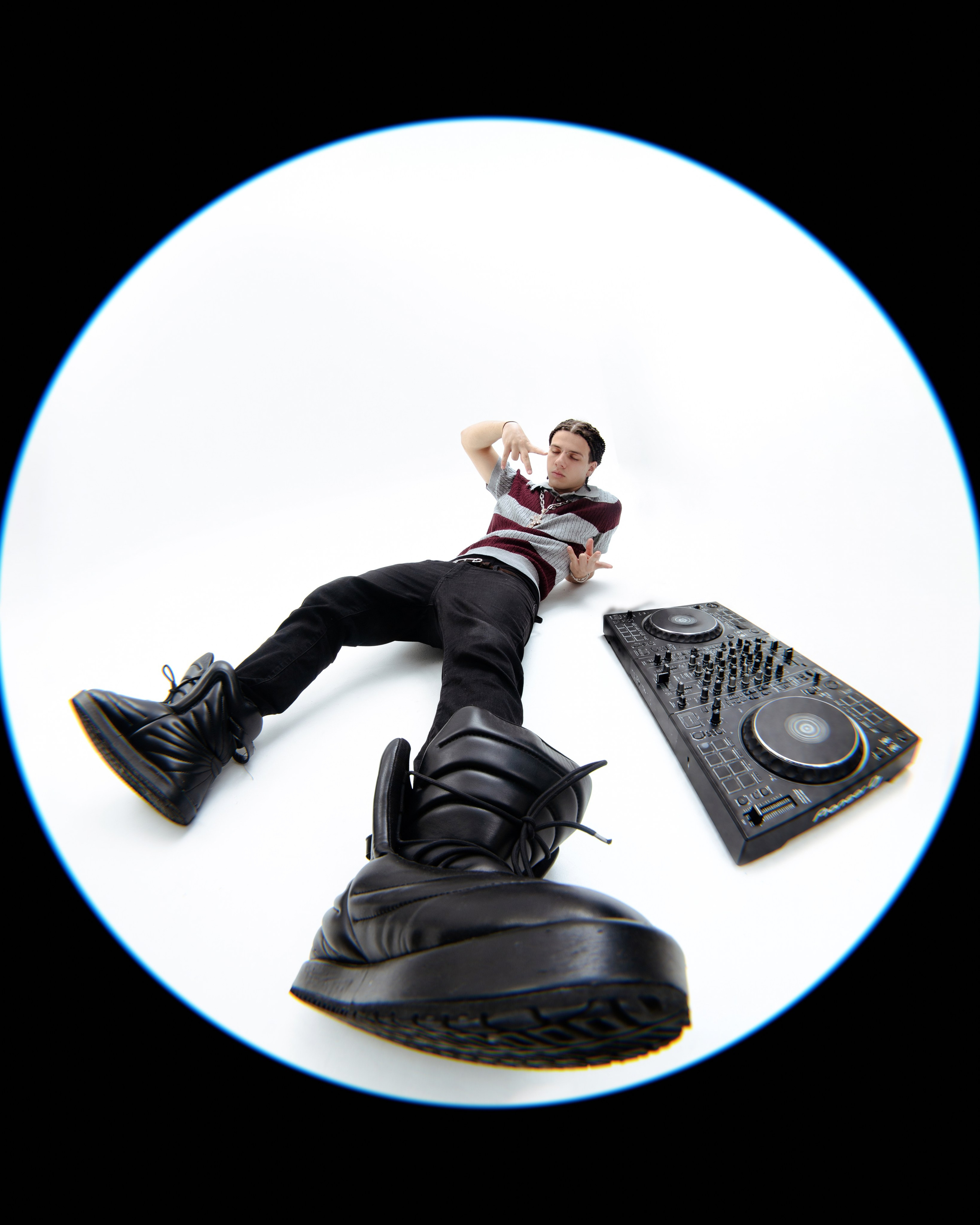 Radik. Photographe Varsovie | MOKS — Artiste 3D & Directeur Créatif