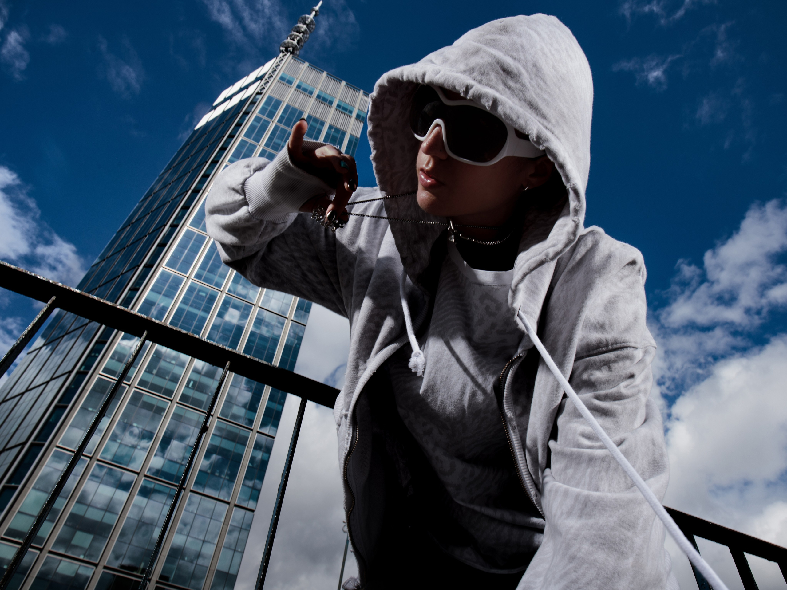 WiFi. Fotograf Warszawa | MOKS — 3D Artist & Dyrektor Kreatywny