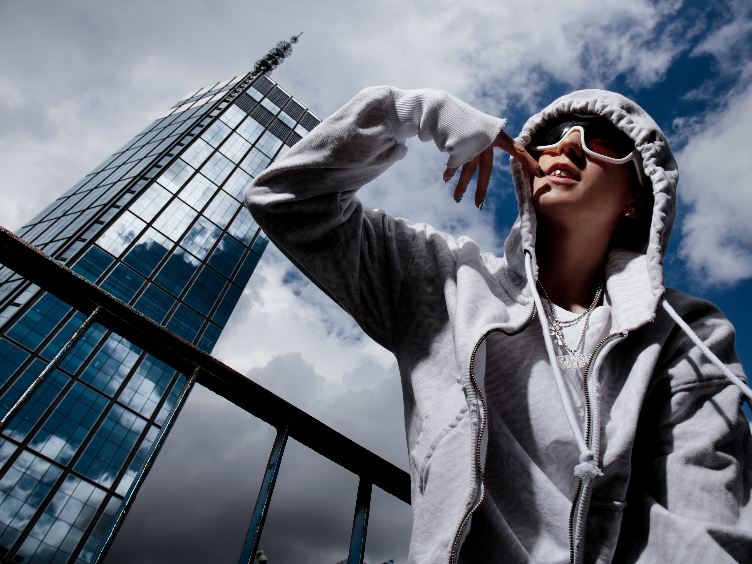 WiFi. Fotograf Warszawa | MOKS — 3D Artist & Dyrektor Kreatywny