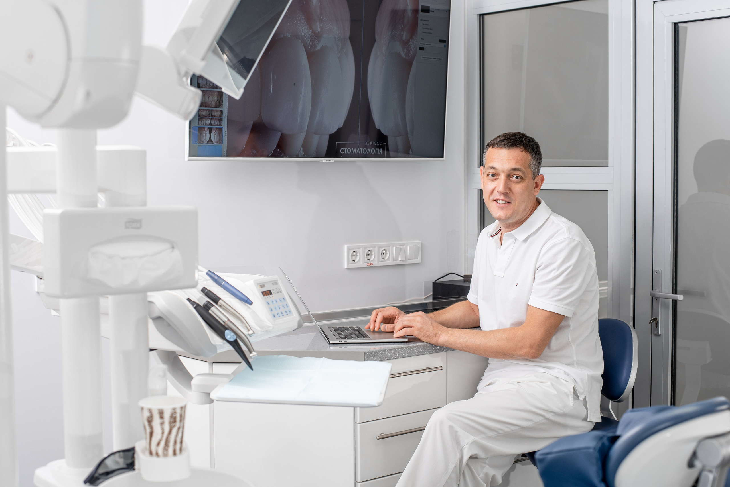 Стоматологія доктора Альошина. Фостик Олександр — фотограф