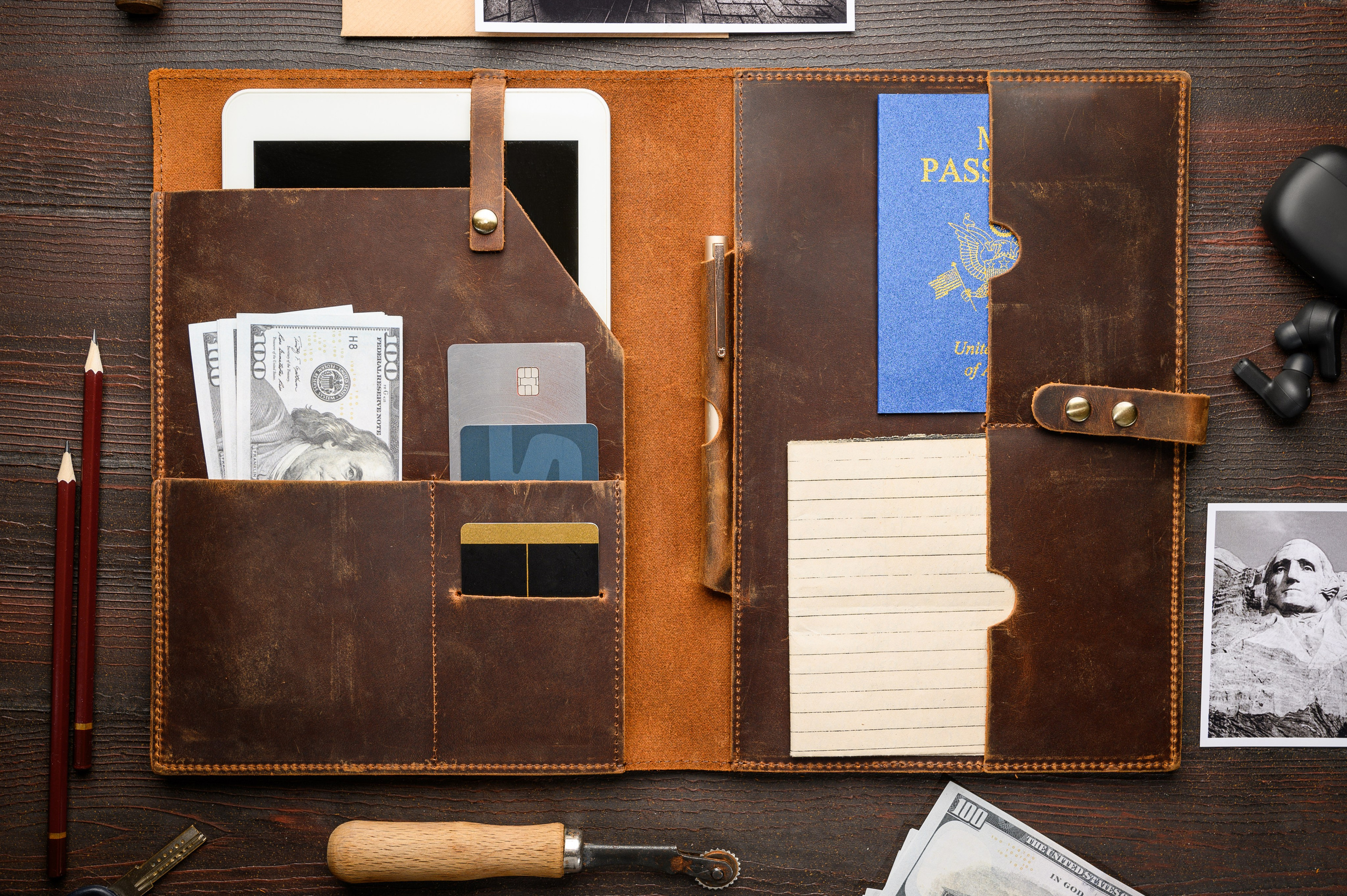 Зйомка шкіряних виробів. Фостик Олександр — фотограф