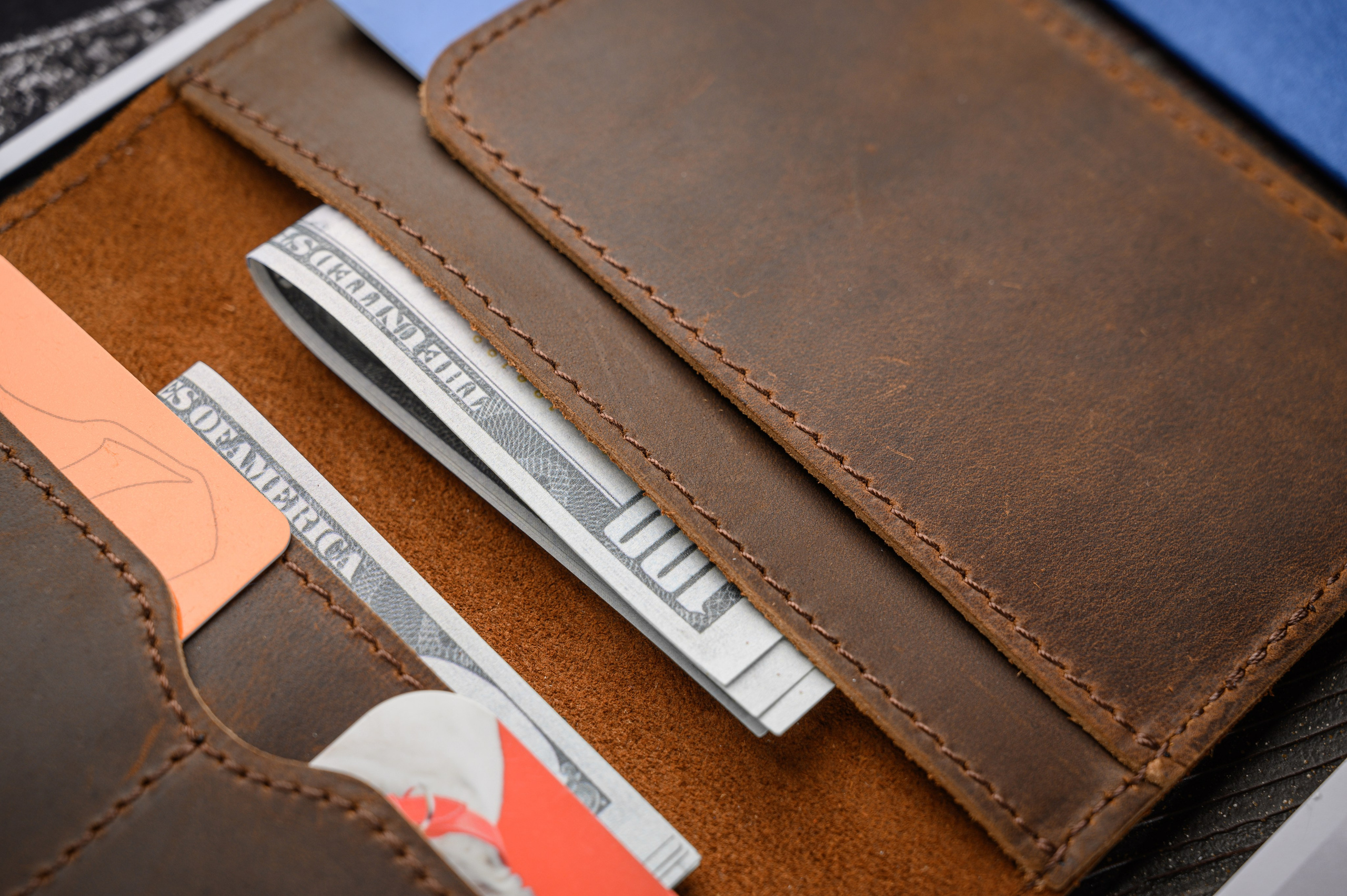 Зйомка шкіряних виробів. Фостик Олександр — фотограф