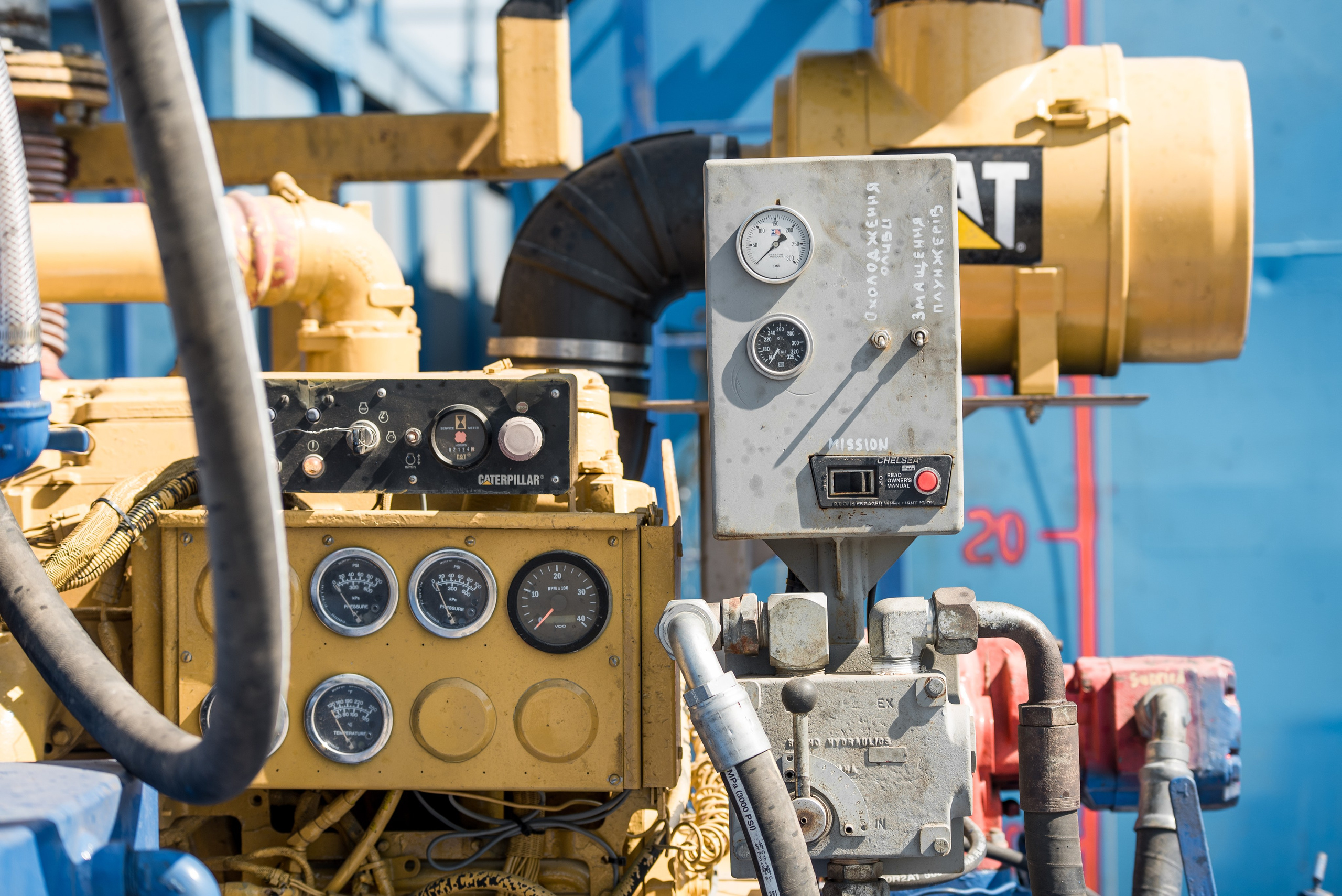 Съемка каталога для нефтегазовой компании «DENIMEX». Фостик Александр — фотограф