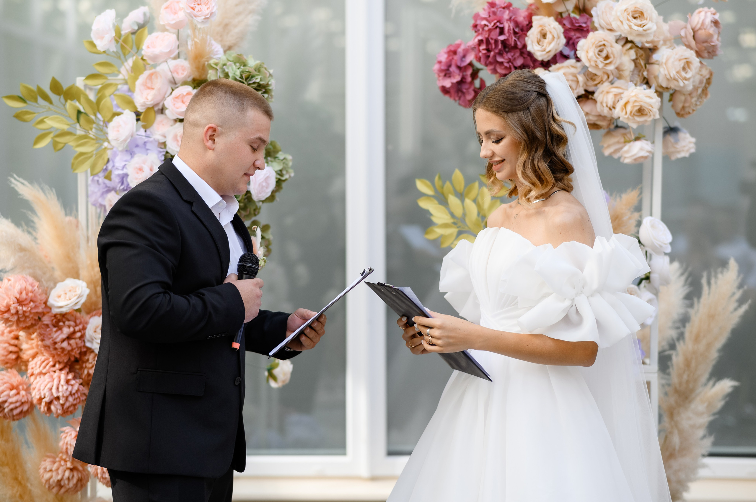 Heart in the palms. Fostik Alexander — photographer