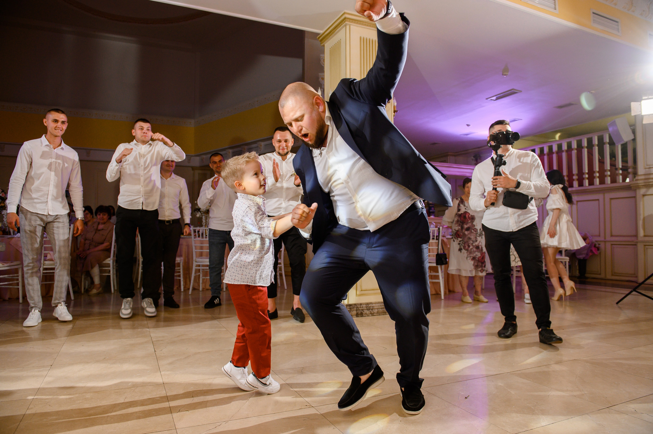 Наші обійми. Фостик Олександр — фотограф