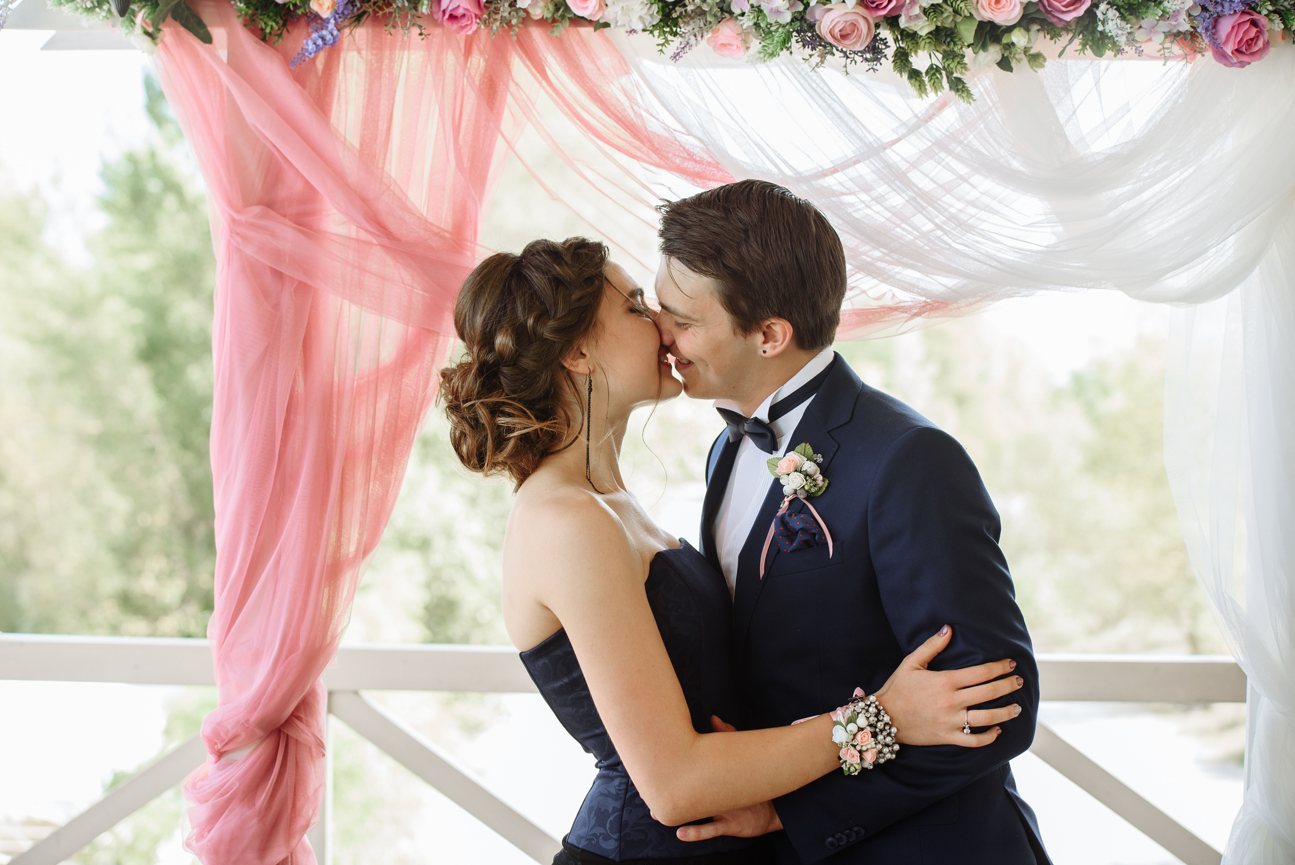 Laconic and elegant wedding. Fostik Alexander — photographer