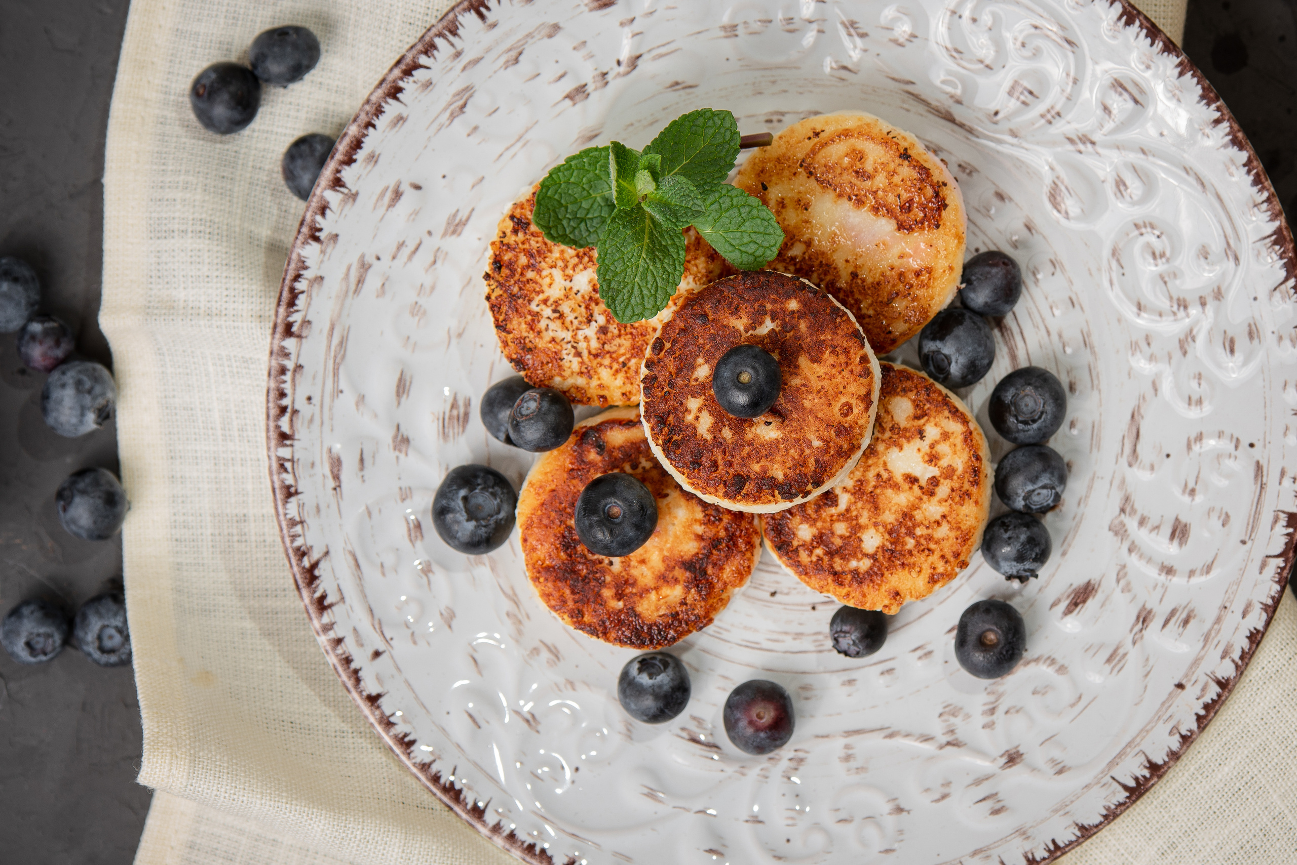 Зйомка напівфабрикатів «Маминими руками». Фостик Олександр — фотограф