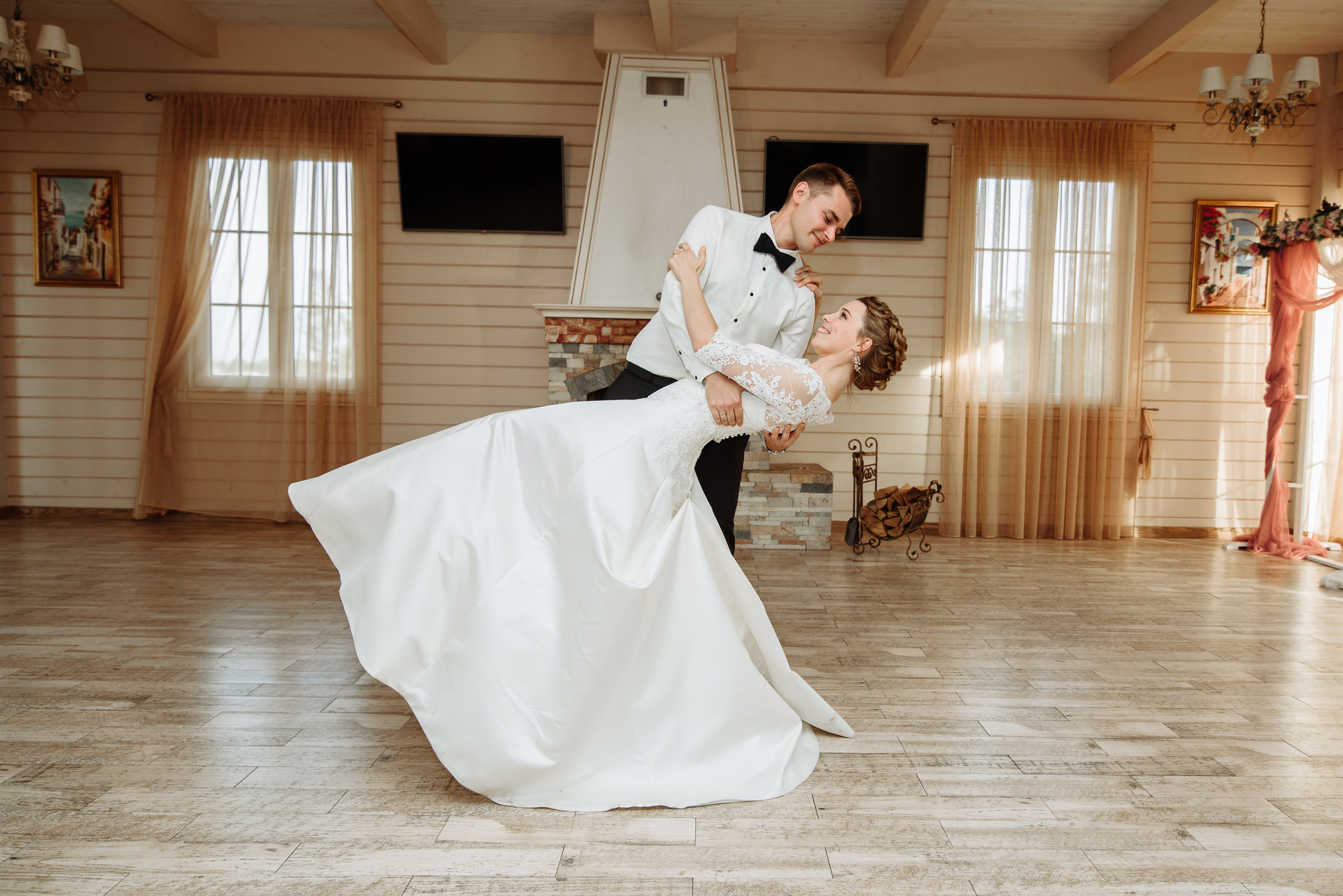 Laconic and elegant wedding. Fostik Alexander — photographer