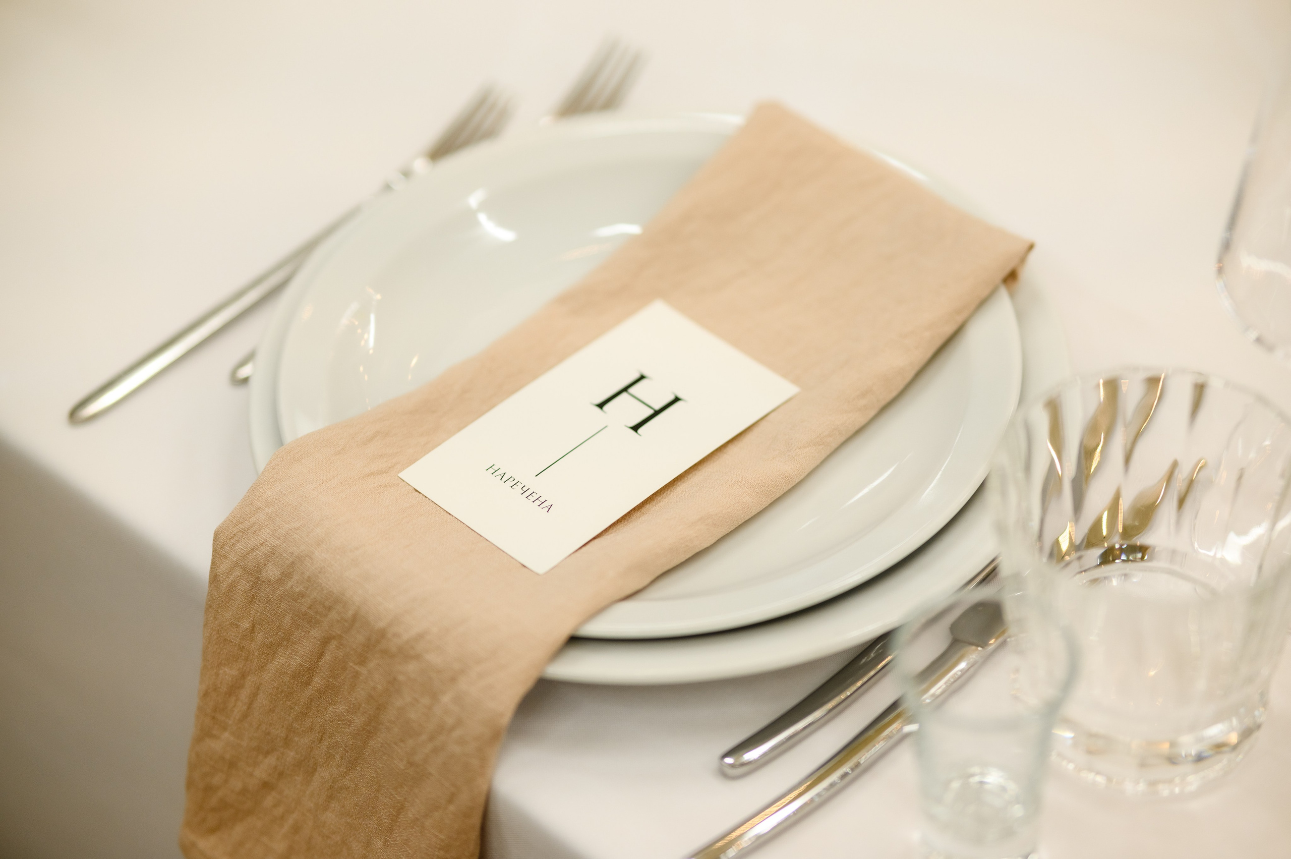 Heart in the palms. Fostik Alexander — photographer