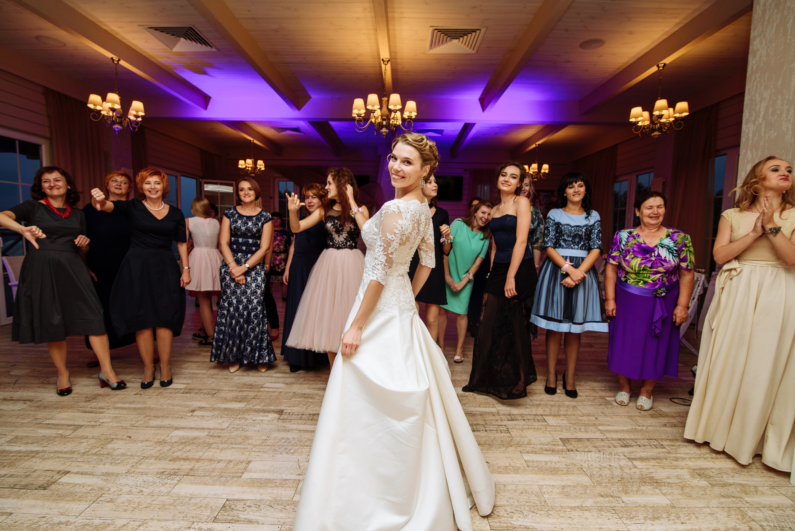 Laconic and elegant wedding. Fostik Alexander — photographer