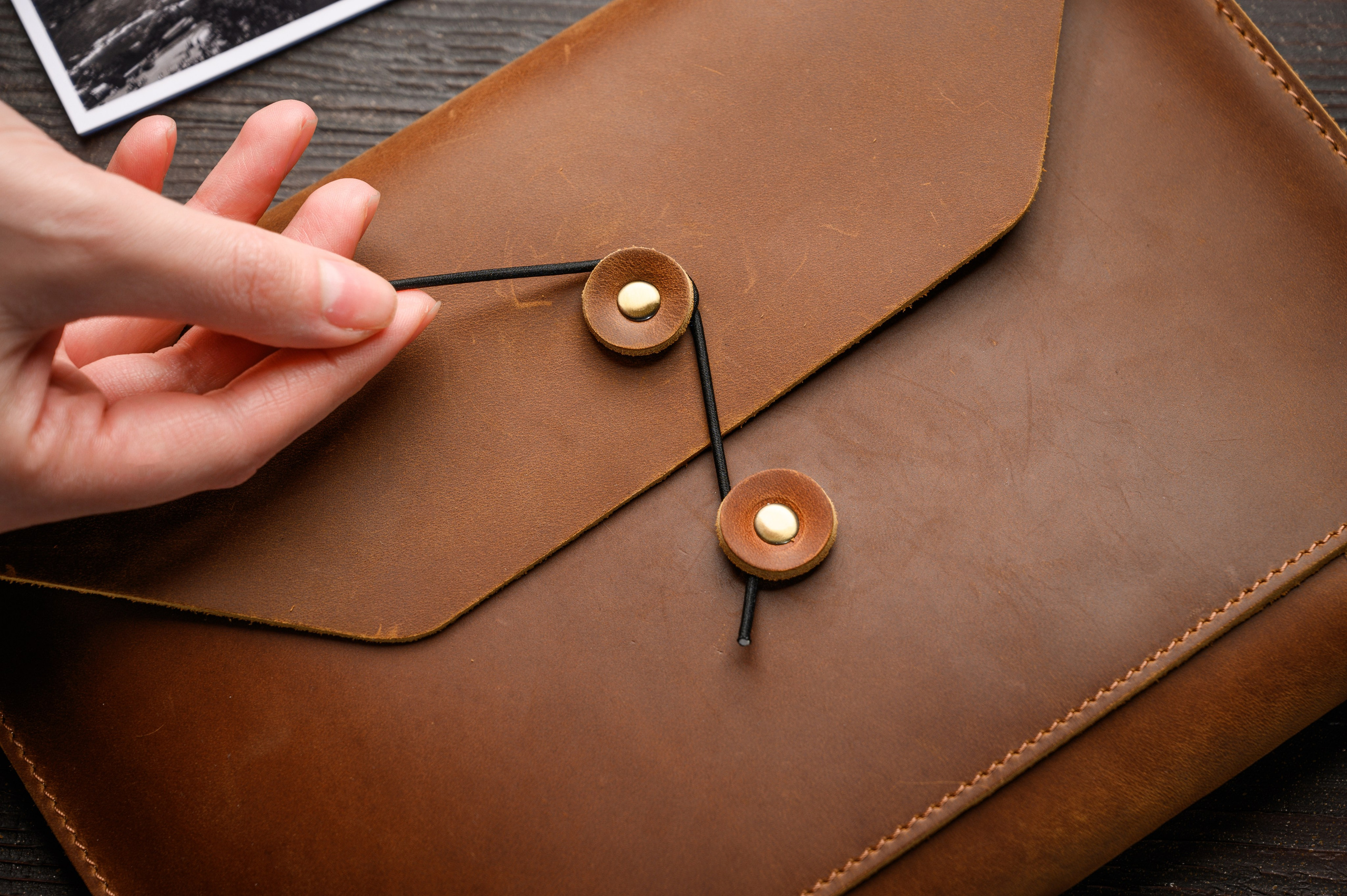 Зйомка шкіряних виробів. Фостик Олександр — фотограф