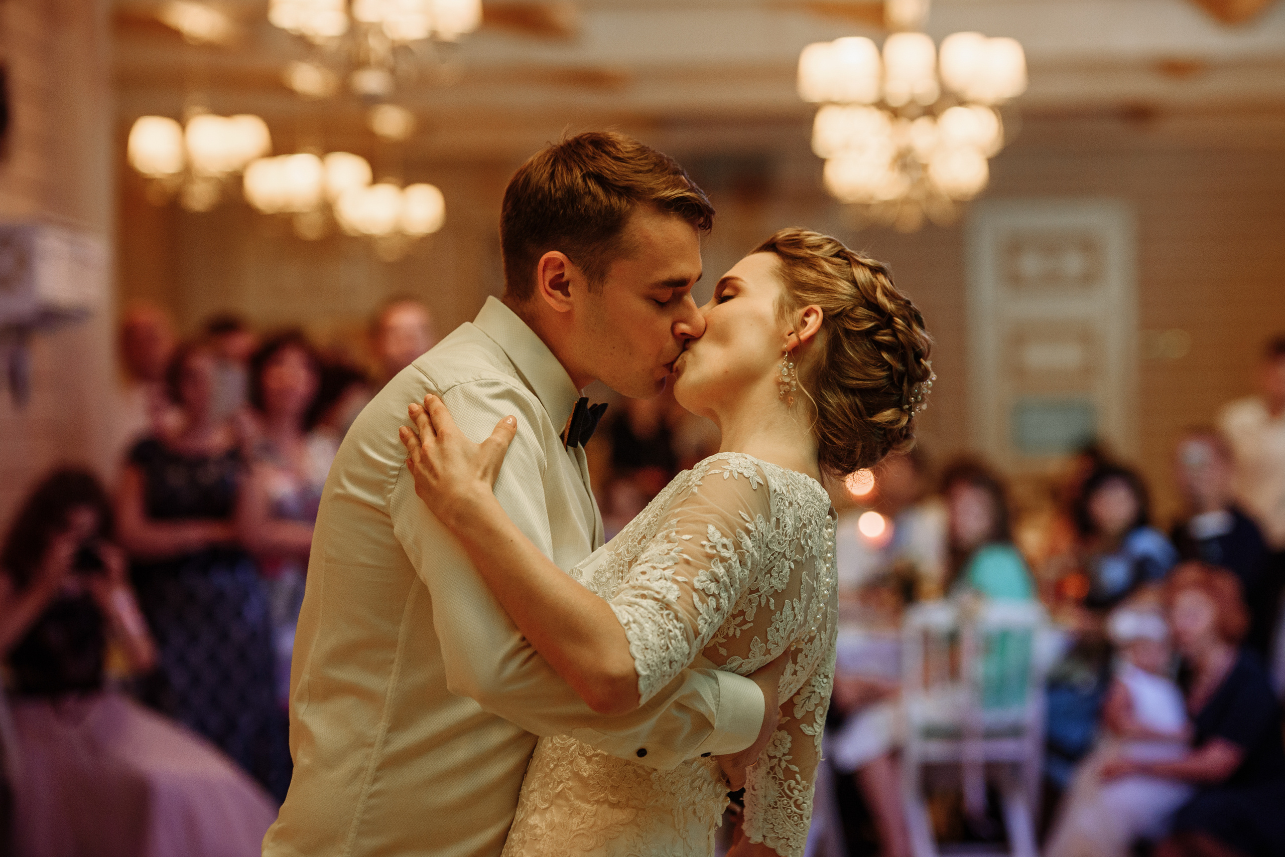 Laconic and elegant wedding. Fostik Alexander — photographer