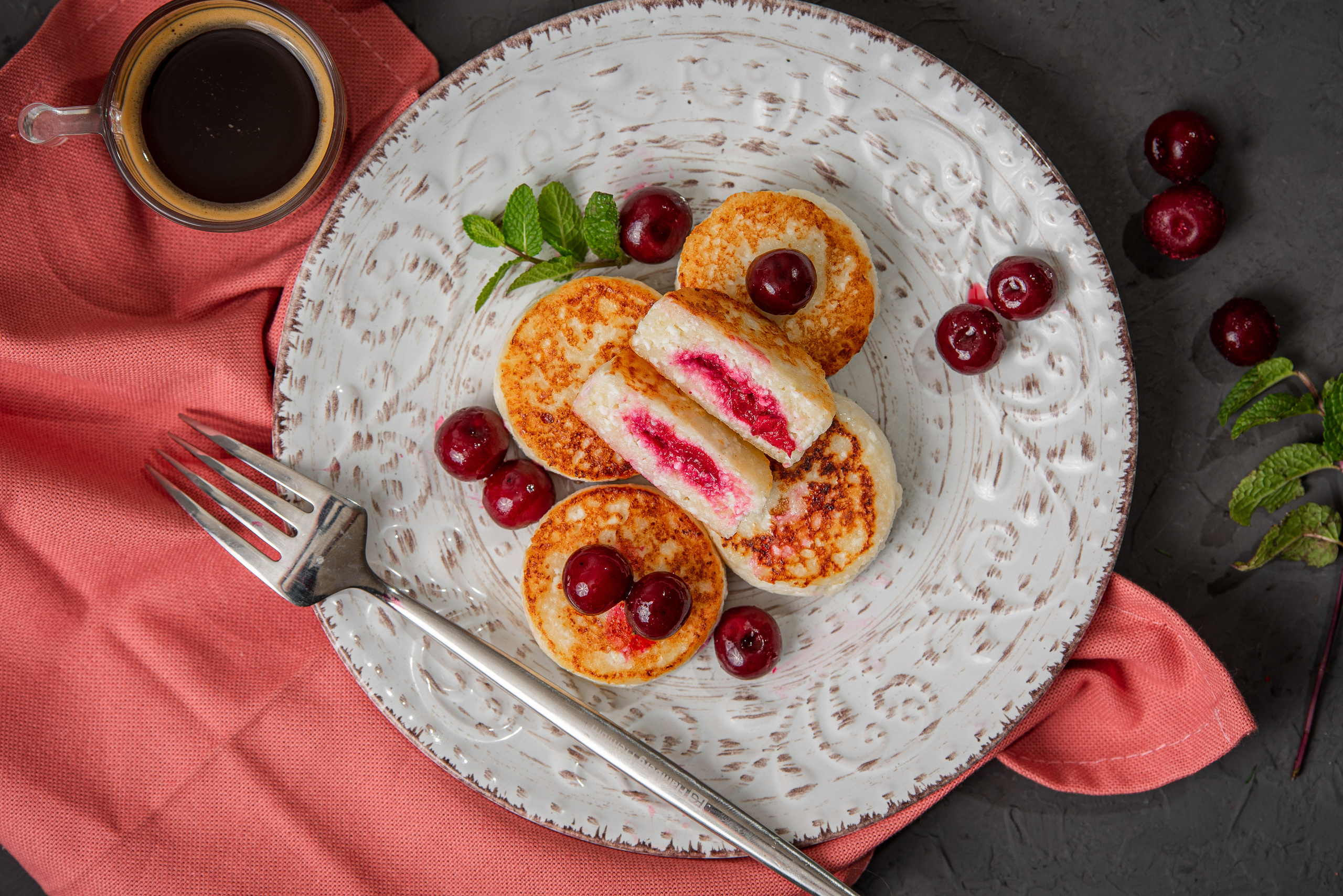 Зйомка напівфабрикатів «Маминими руками». Фостик Олександр — фотограф