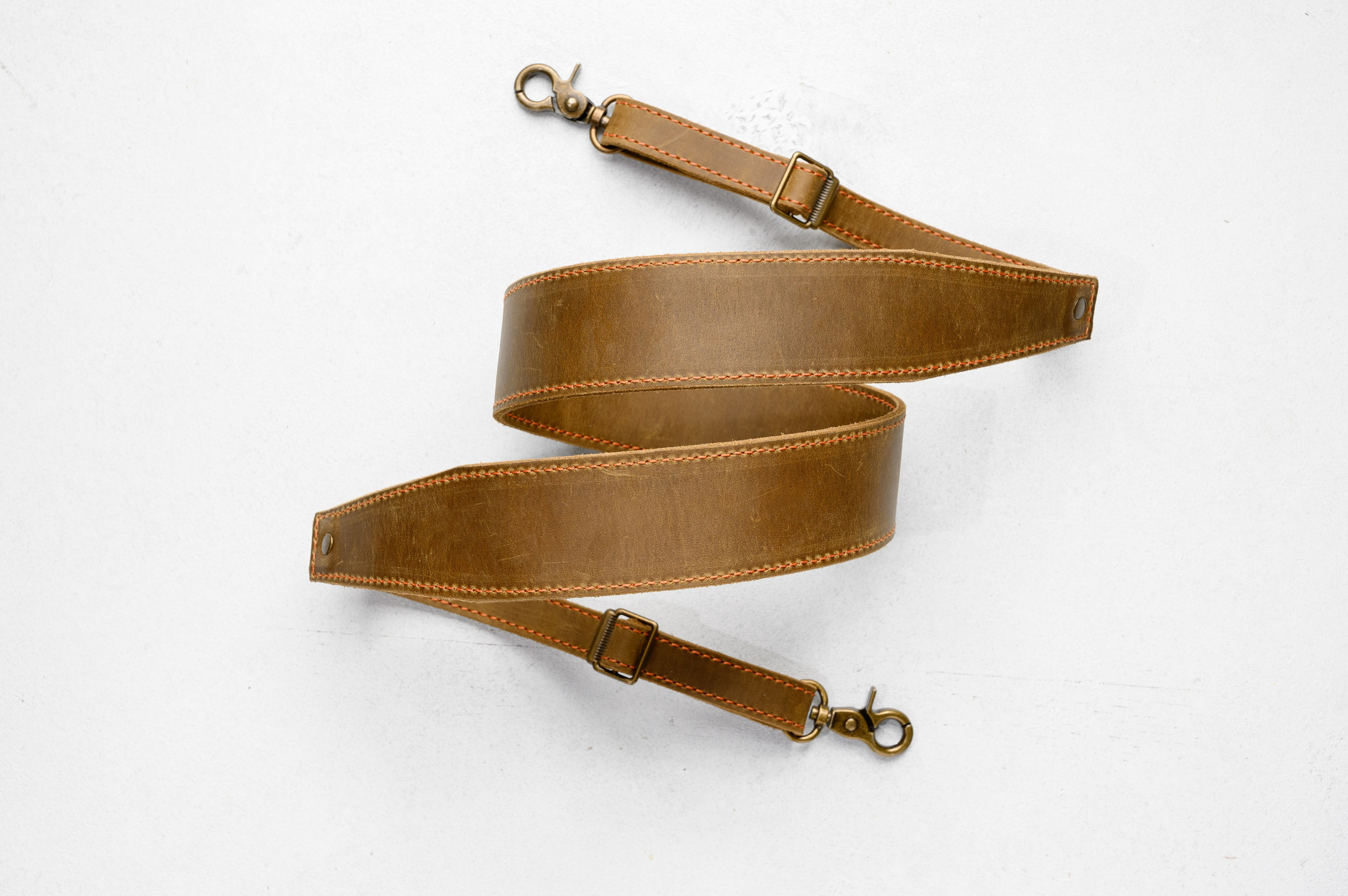 Зйомка шкіряних виробів. Фостик Олександр — фотограф