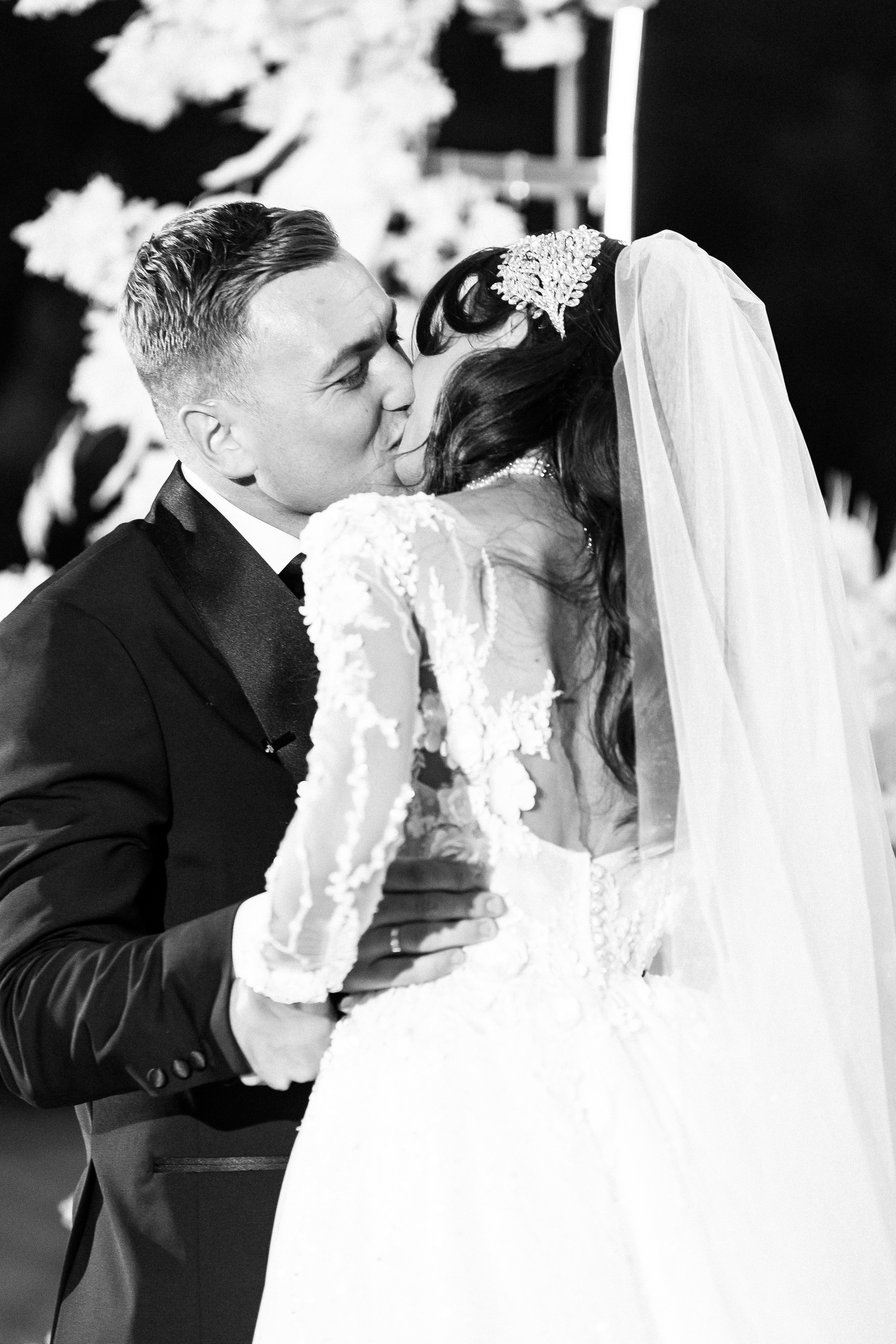 Свадебная фотосессия Vasilie & Carolina в ресторане Richland — eS Photography. Fotograf nuntă & botez în Chișinău — eS Photography