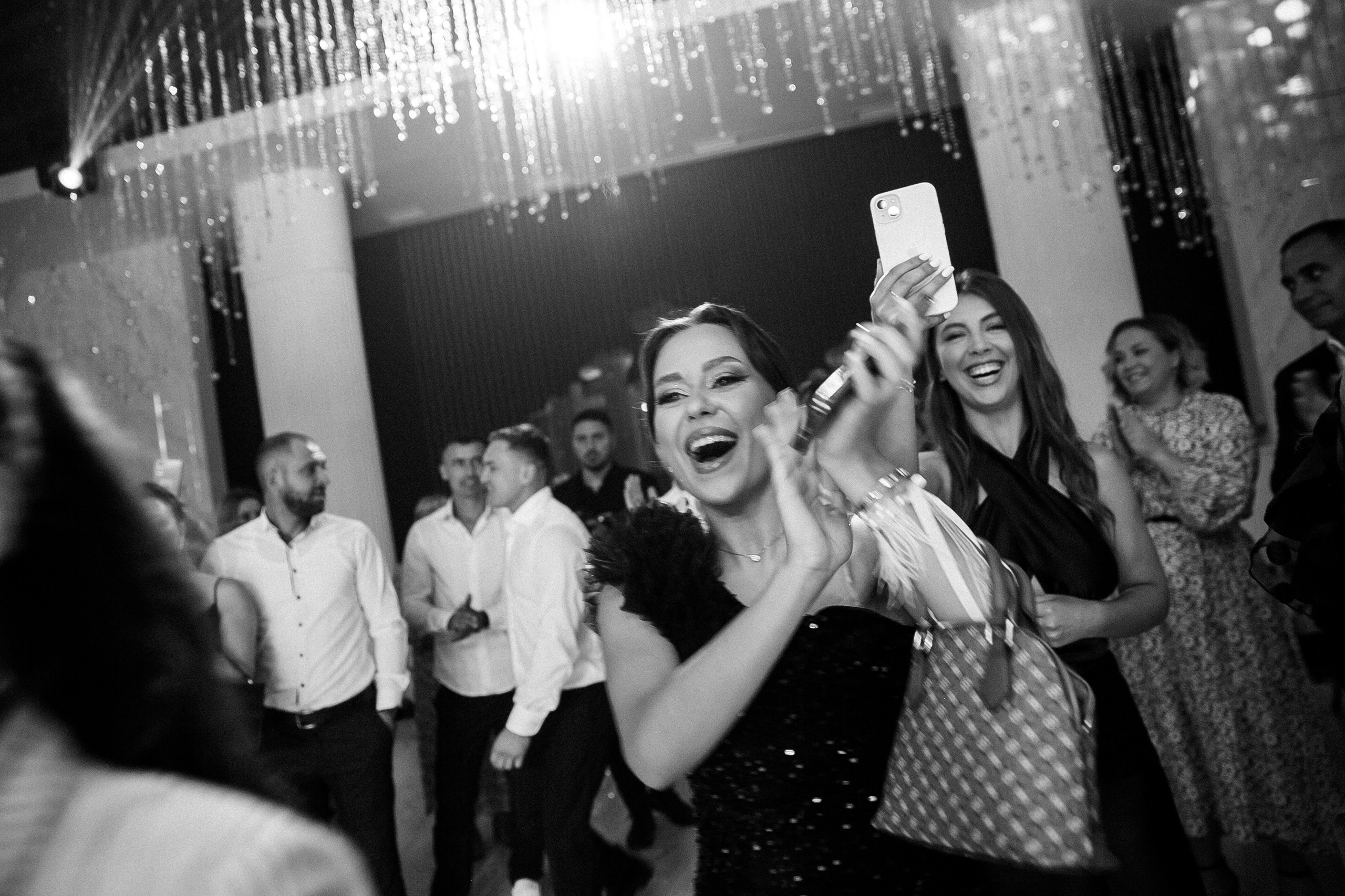 искренние эмоции гостей на свадьбе сестра невесты