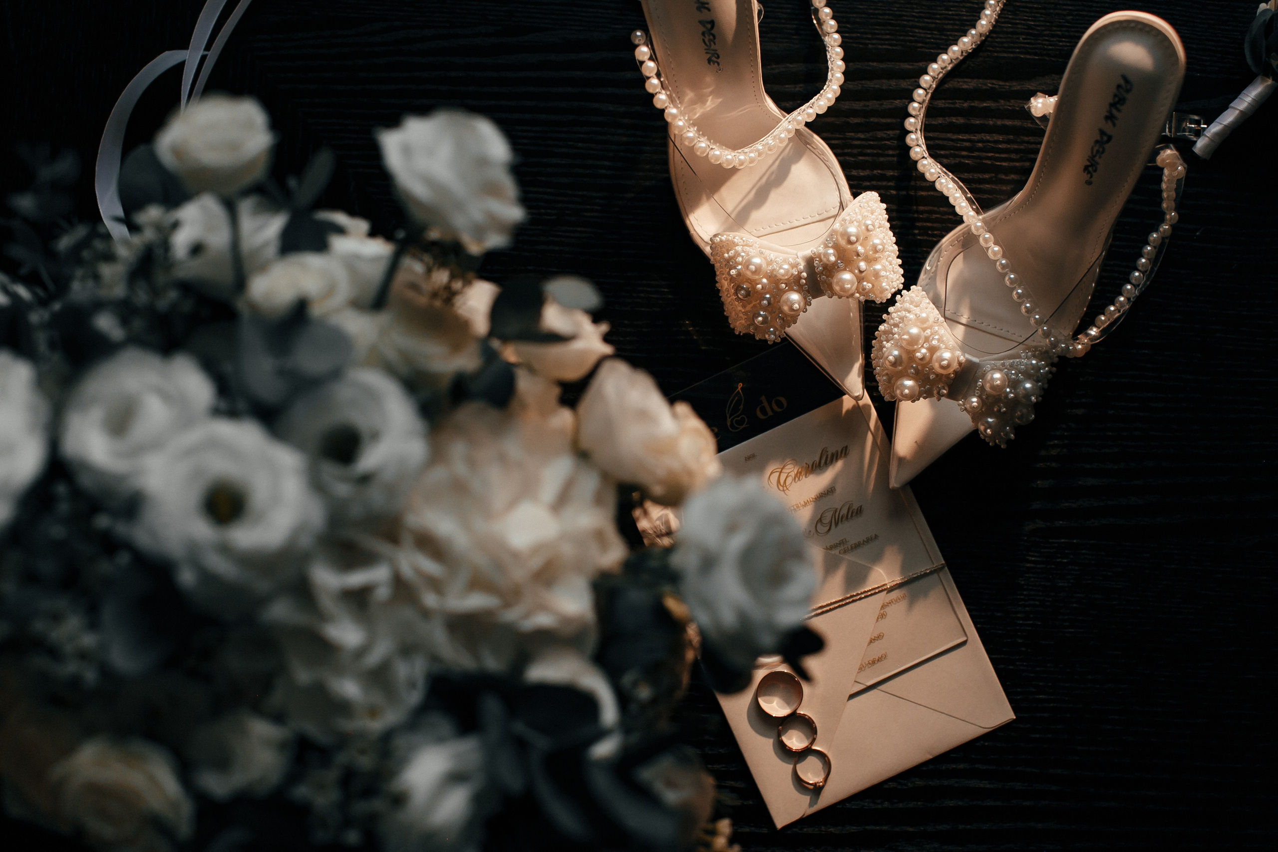 композиция обручальные кольца букет туфли пригласительный