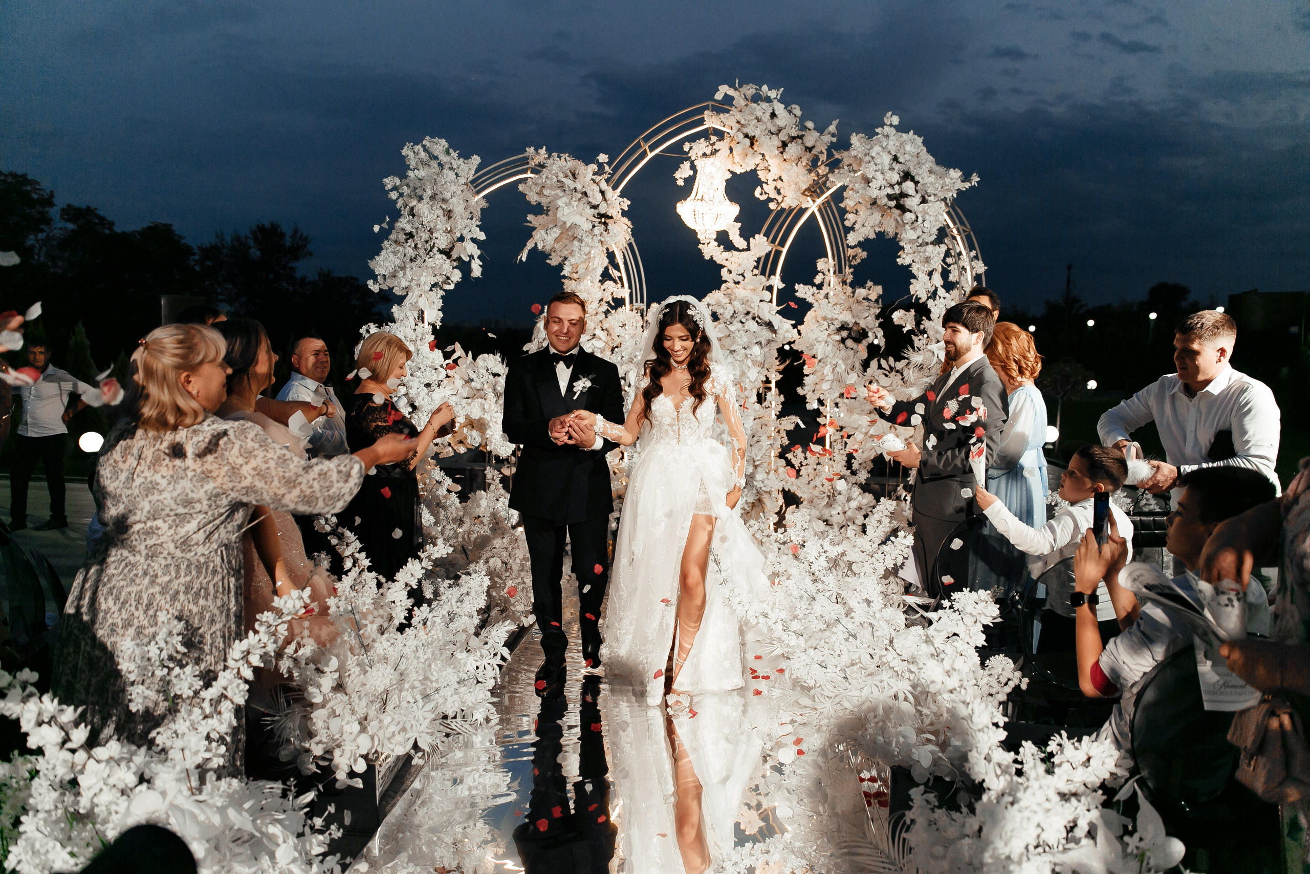 Свадебная фотосессия Vasilie & Carolina в ресторане Richland — eS Photography. Fotograf nuntă & botez în Chișinău — eS Photography