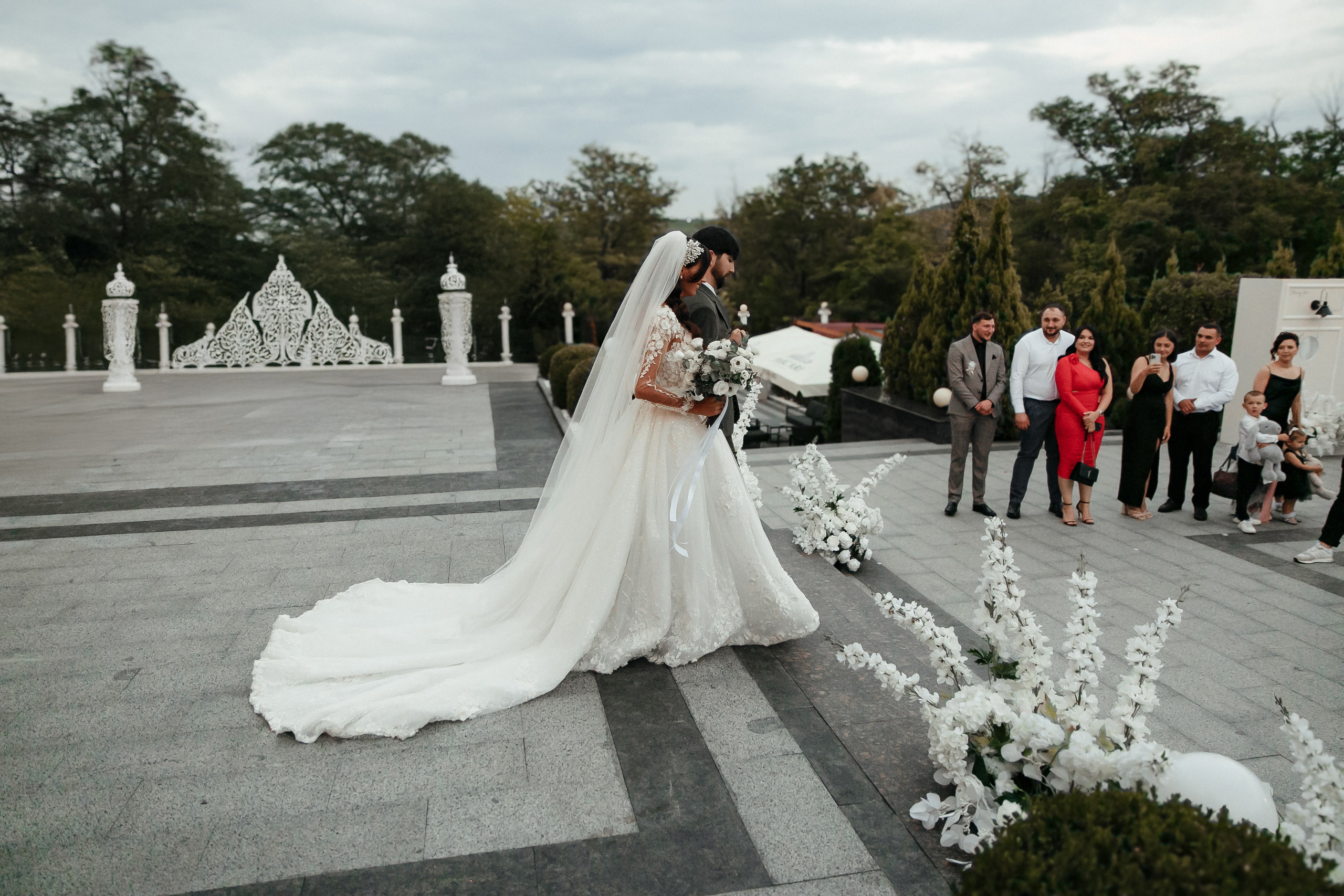 Свадебная фотосессия Vasilie & Carolina в ресторане Richland — eS Photography. Fotograf nuntă & botez în Chișinău — eS Photography