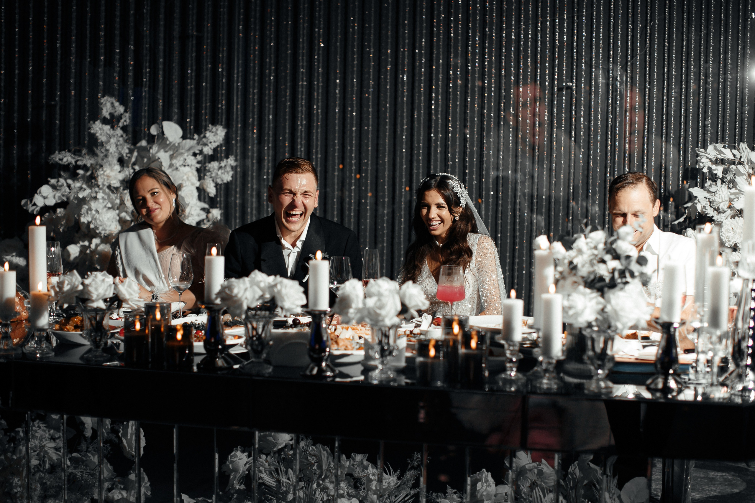 Свадебная фотосессия Vasilie & Carolina в ресторане Richland — eS Photography. Fotograf nuntă & botez în Chișinău — eS Photography