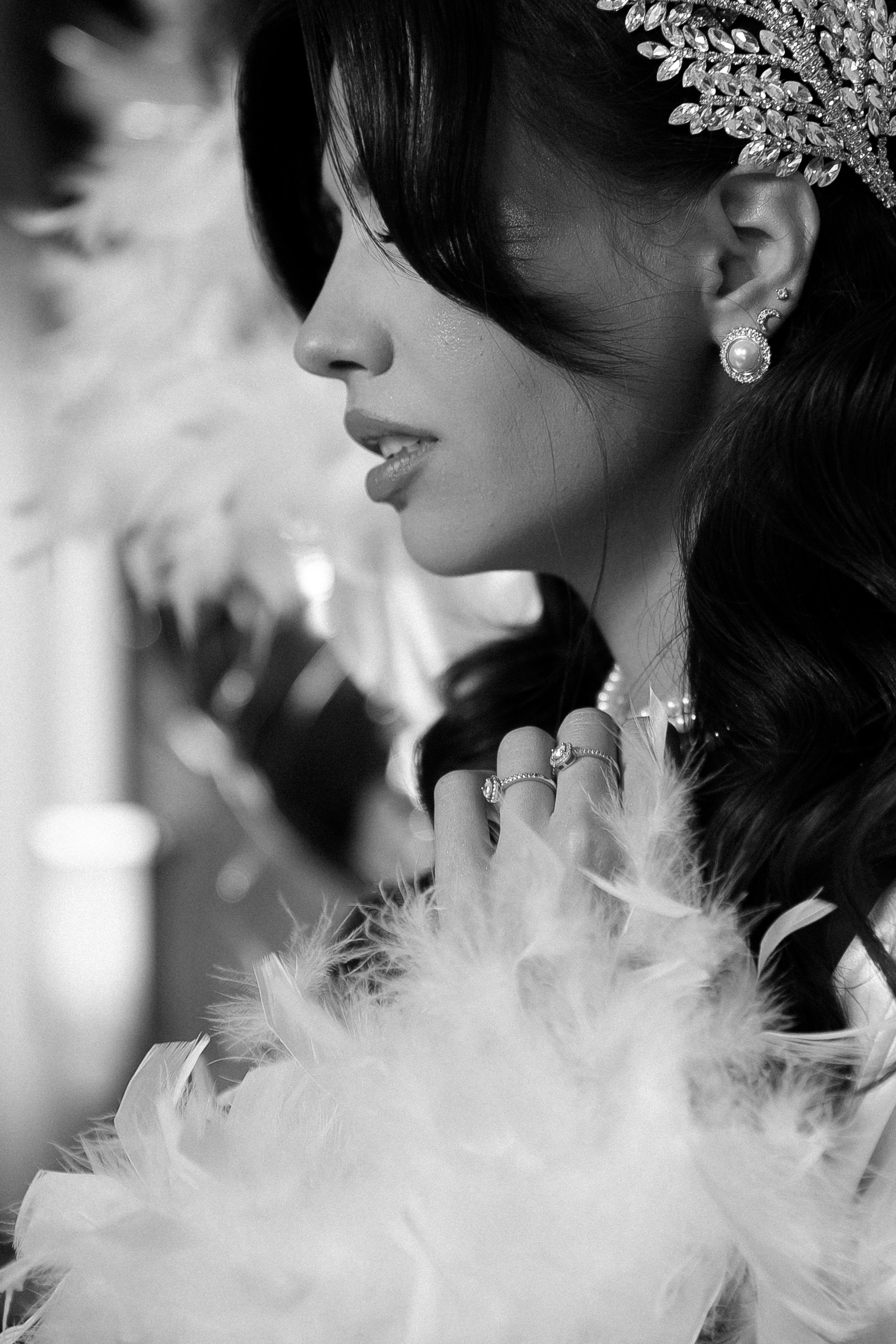 черно белый портрет невесты утром в халате