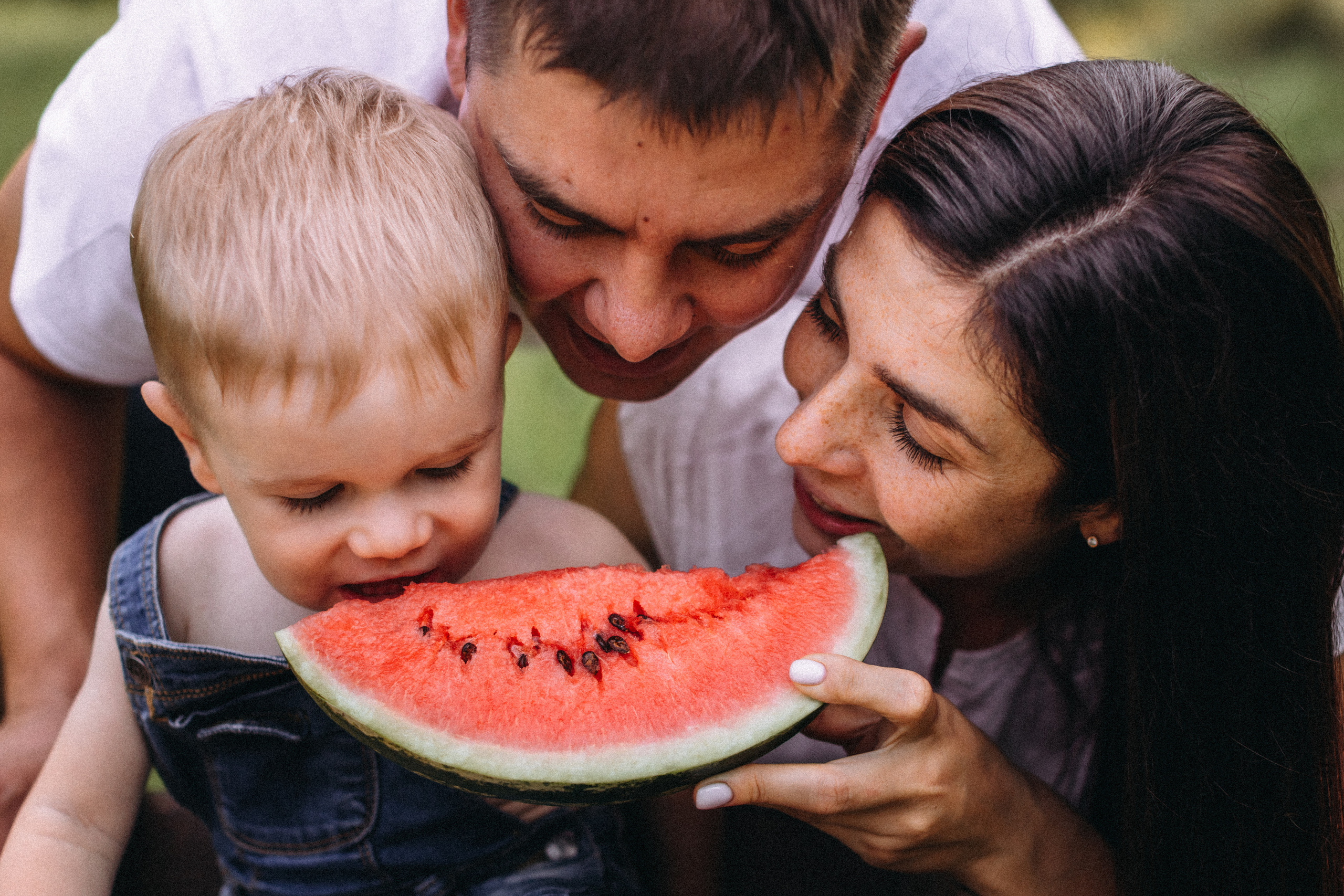 Перший кавун Михайлика. Портретний і сімейний фотограф Київ