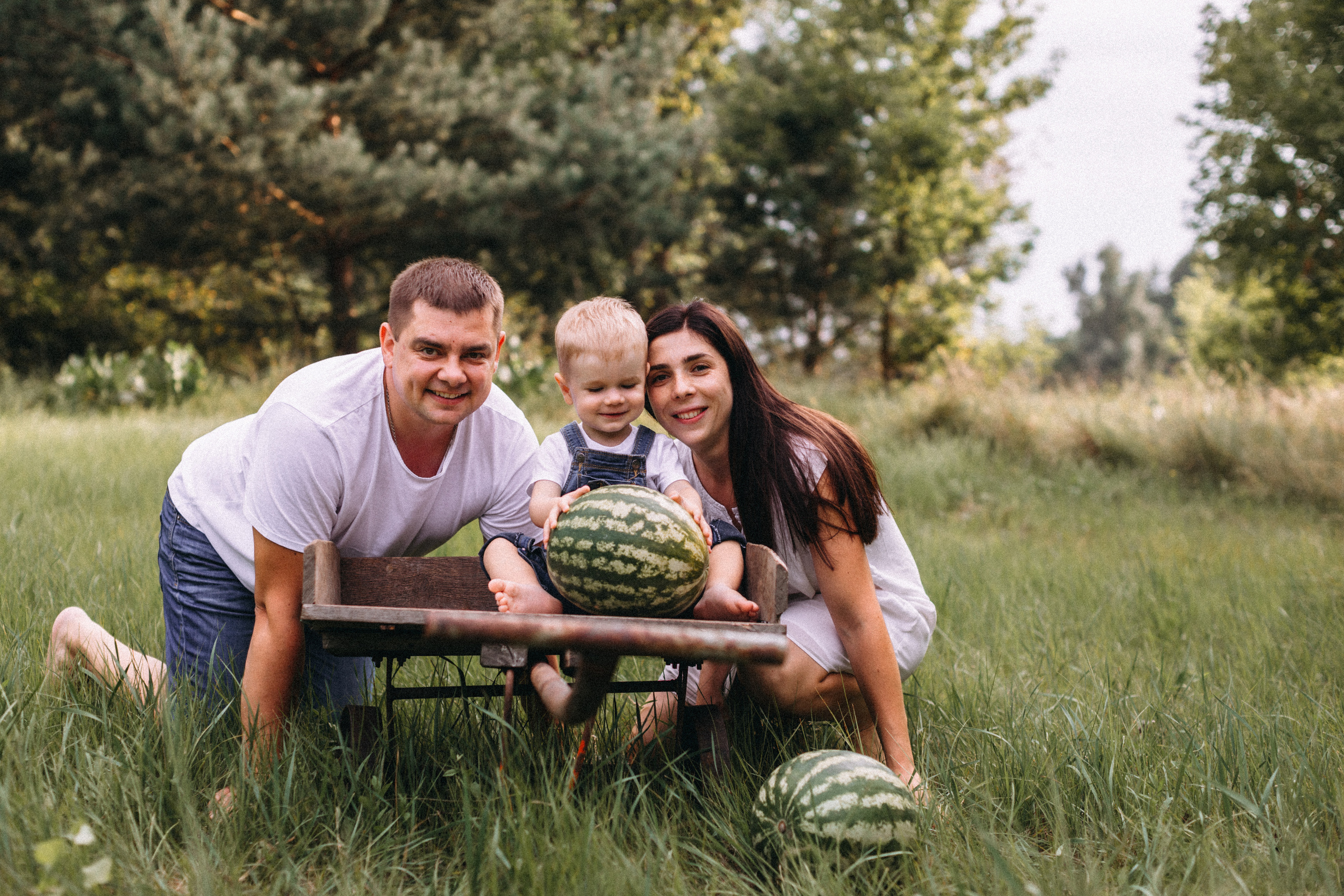 Перший кавун Михайлика. Портретний і сімейний фотограф Київ